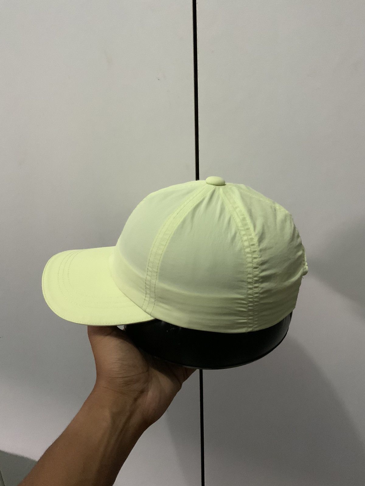 Uniqlo Uniqlo Streetwear Hat Size ONE SIZE - 2 Thumbnail
