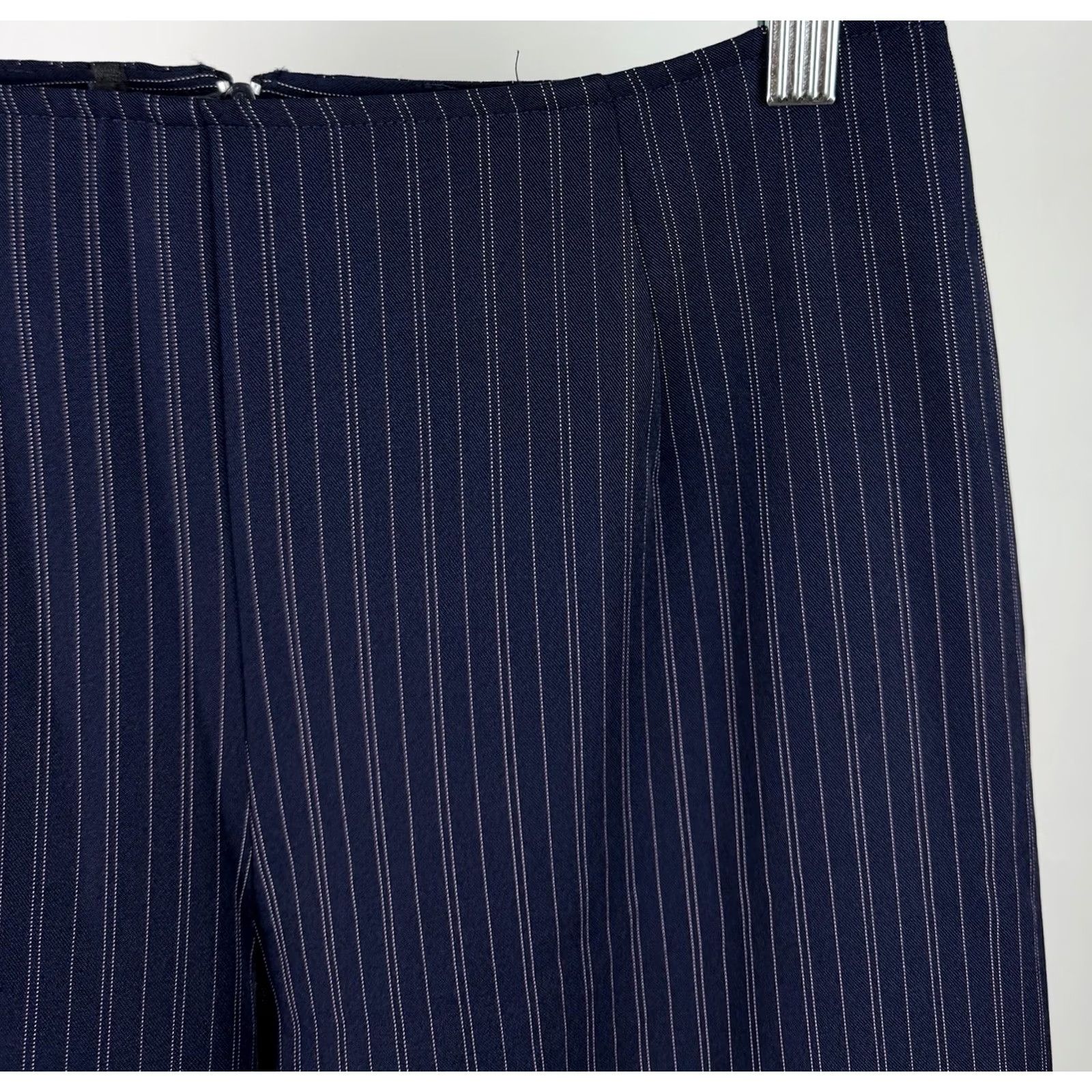 Vintage VINTAGE Womens Pants Narrow Navy Blue Pinstripe High Waist 90s Stretch Relaxed Straight 26x27 XS S? Size 28" / US 6 / IT 42 - 3 Thumbnail