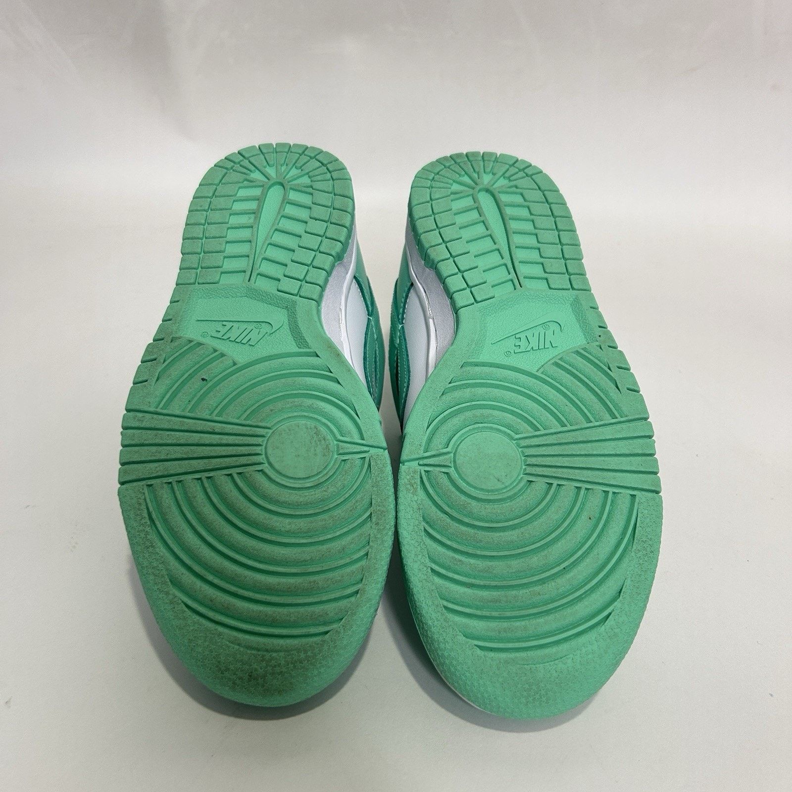 Nike Nike Dunk Low WMNS “Green Glow” 2021 Size US 6.5 / IT 36.5 - 7 Thumbnail