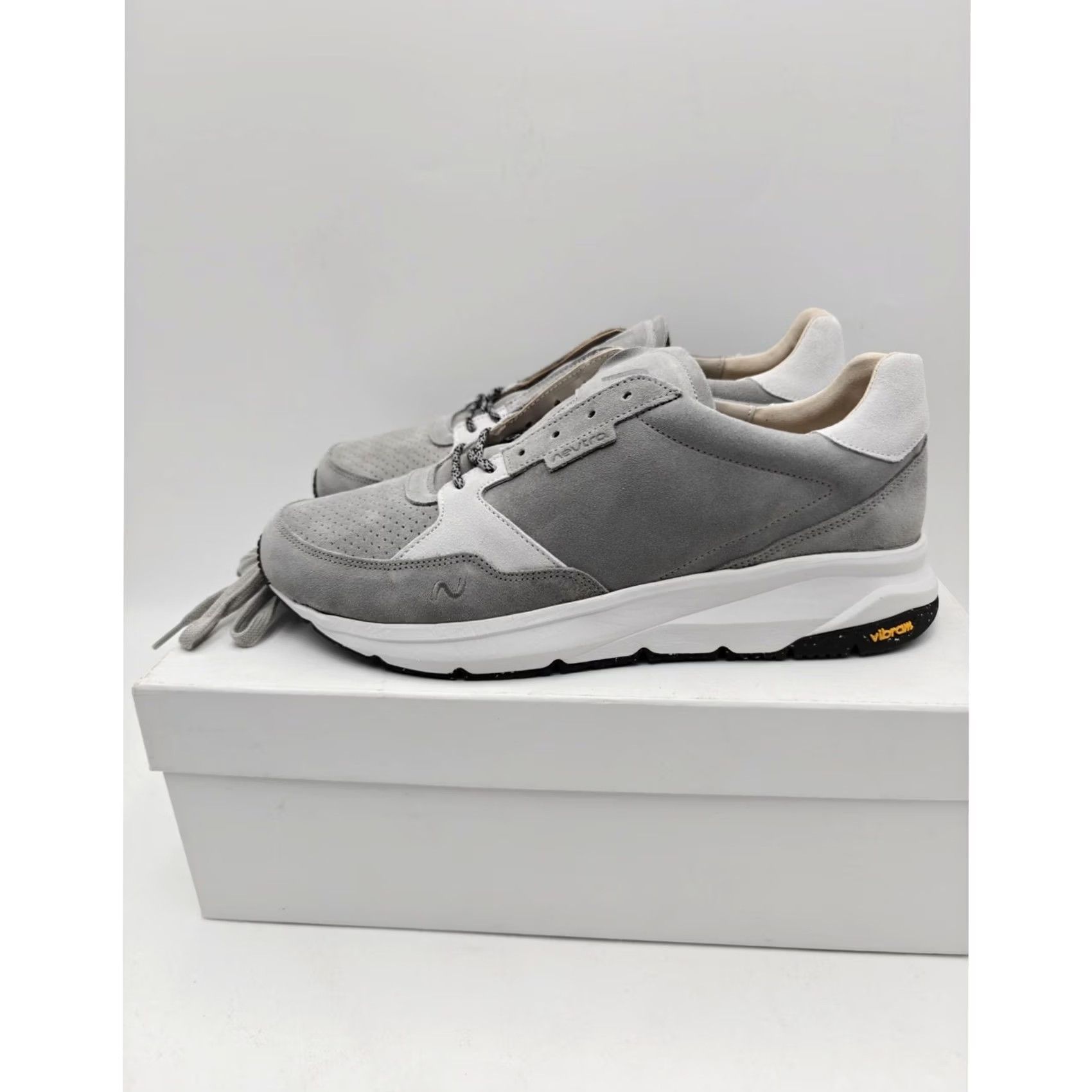 Vibram Nevtra Hakone V.1 Shoes Mens 9.5 Gray Suede Low Top Running Vibram Sneaker Size US M / EU 48-50 / 2 - 3 Thumbnail