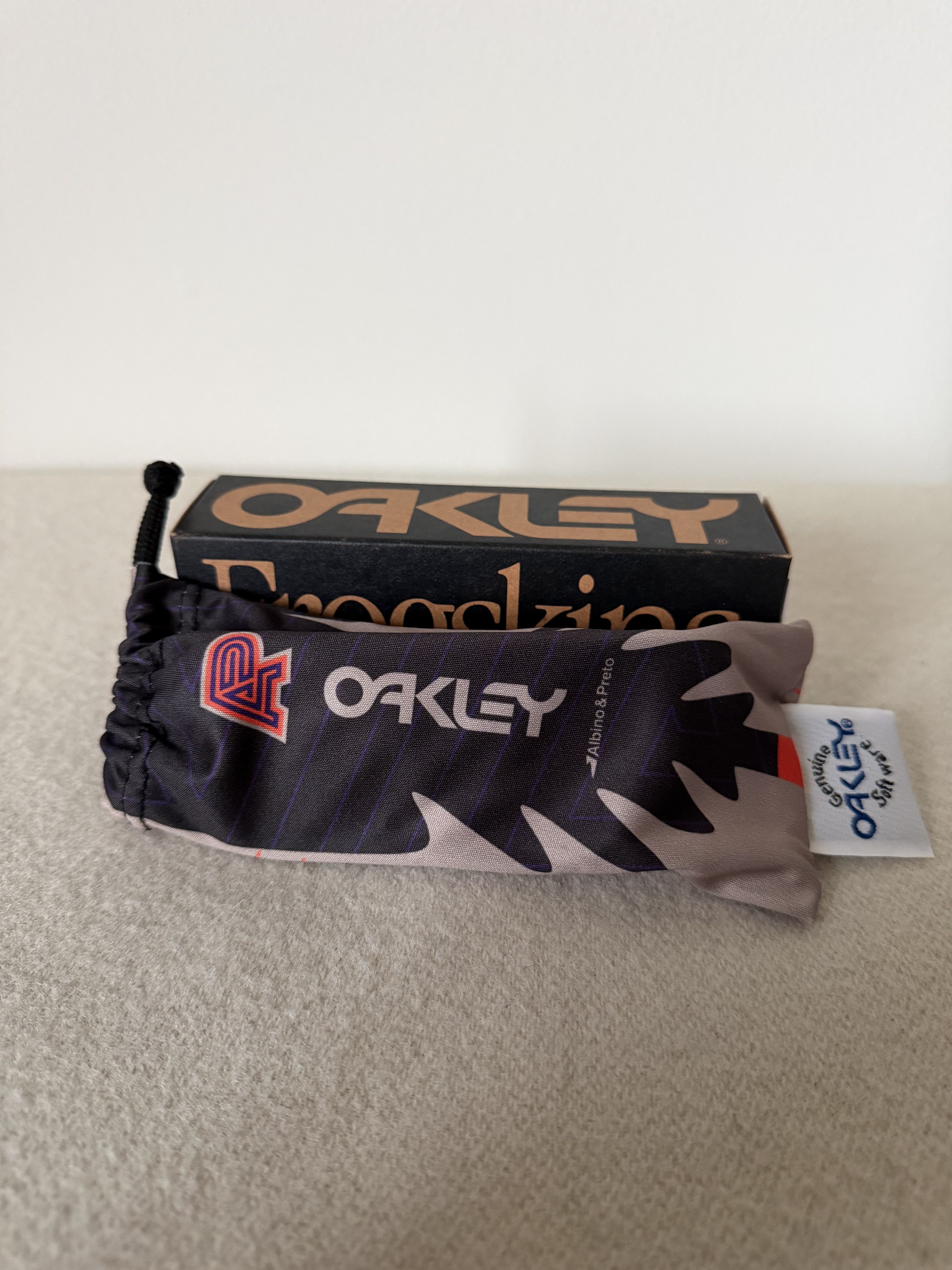 Oakley Oakley Albino & Preto Frogskin Sunglasses in Matte Black Size ONE SIZE - 8 Thumbnail