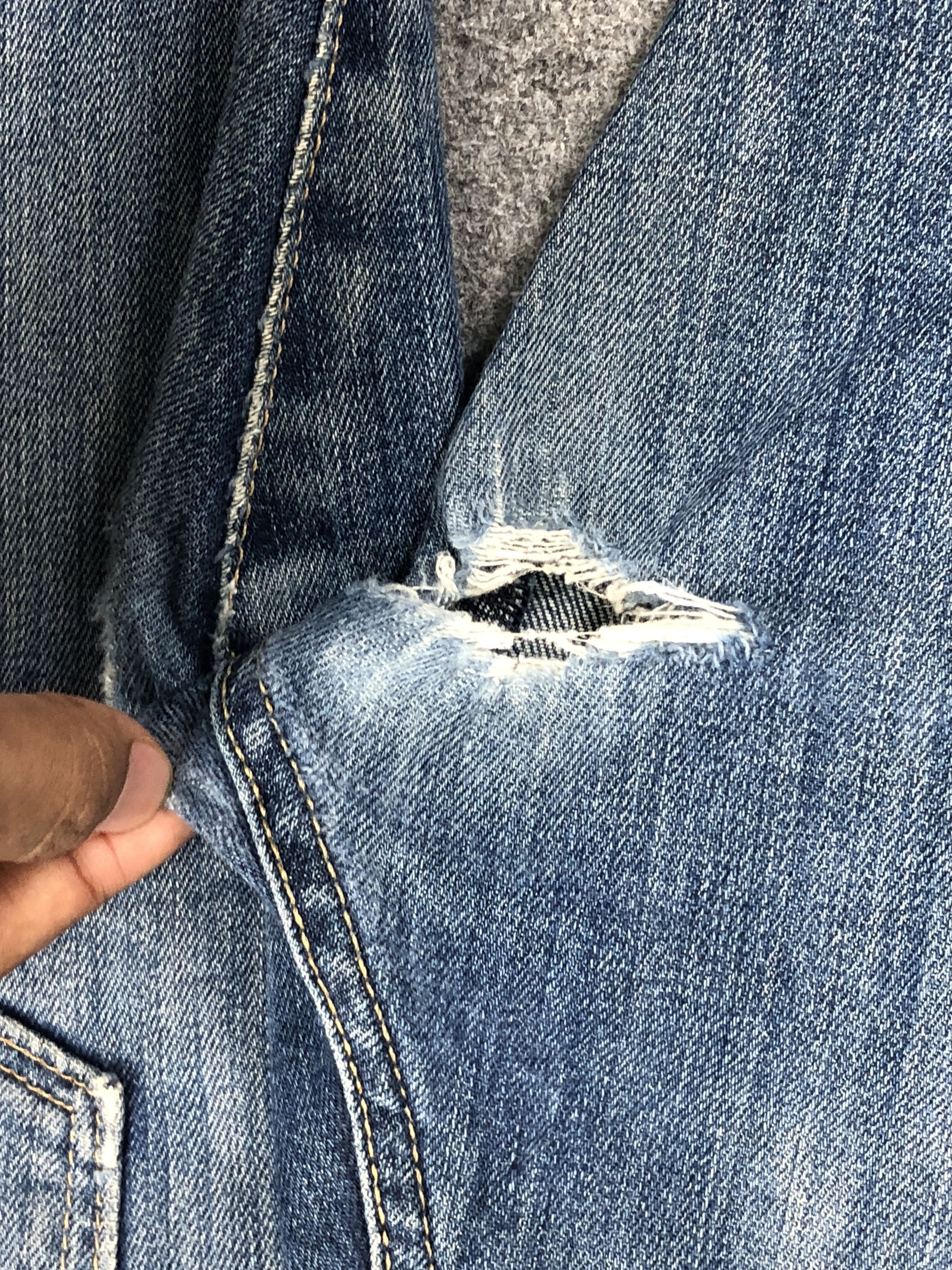 Levi's × Vintage Distressed Vintage Levi's 513 Faded Blue Jeans DP2248 Size US 33 - 18 Thumbnail
