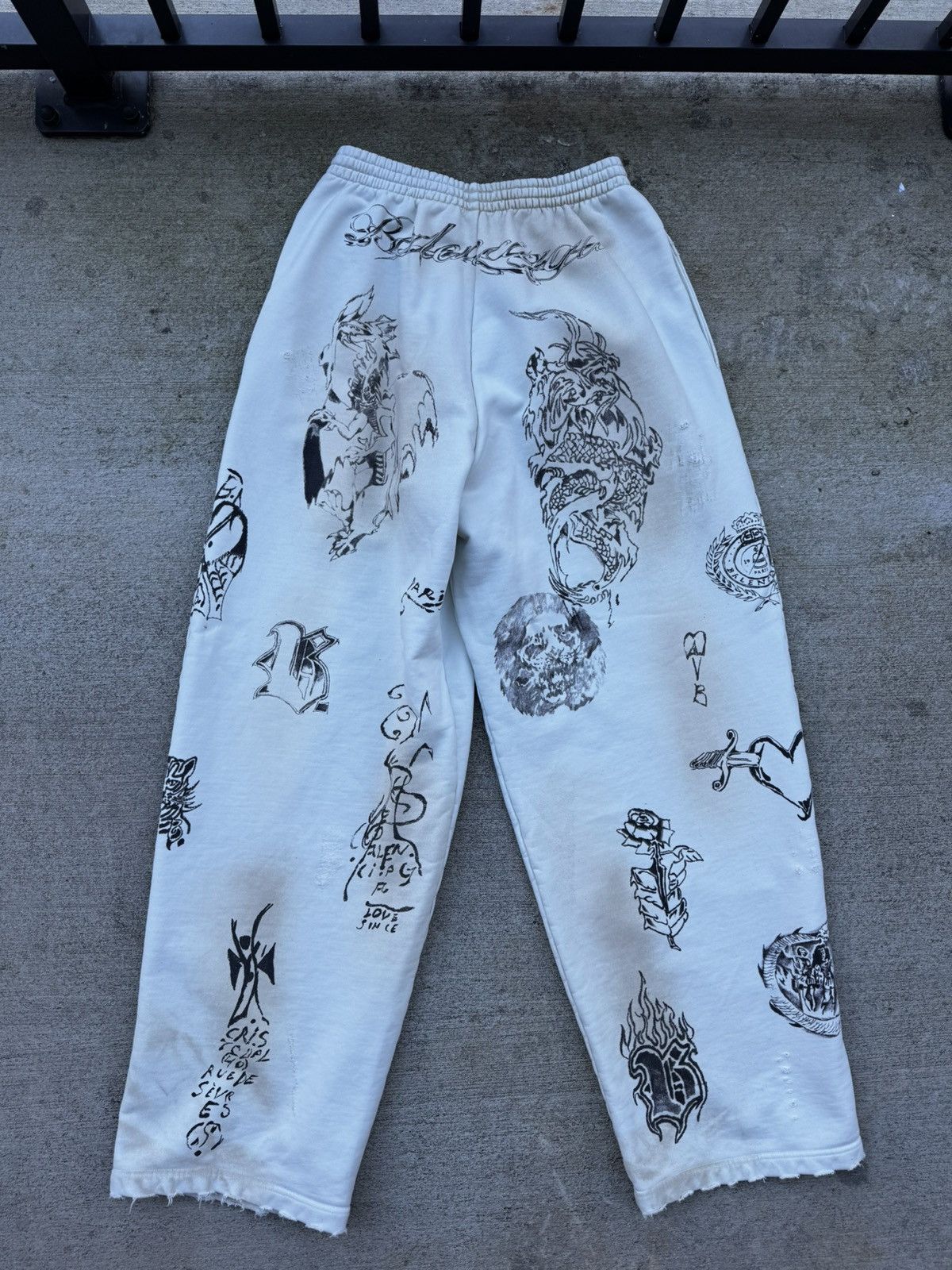 Balenciaga Balenciaga Tattoo Sweatpants Size US 34 / EU 50 - 4 Thumbnail