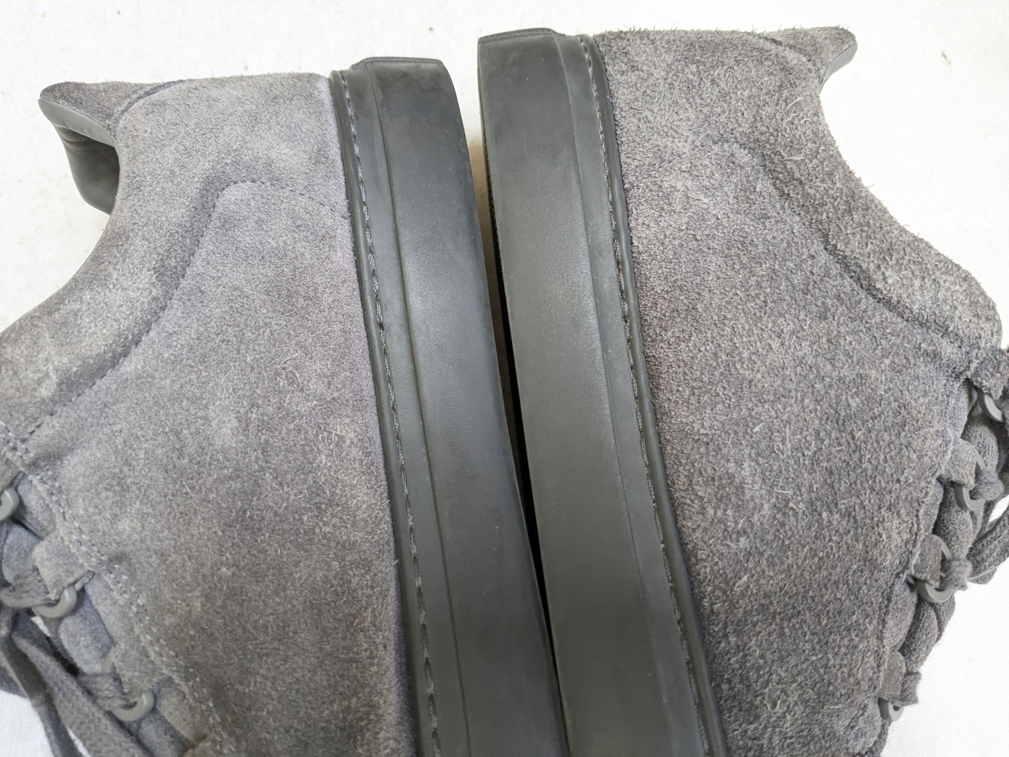 Balenciaga Balenciaga Arena Sneakers Gray 9 Low Tops Suede Size US 9 / EU 42 - 9 Thumbnail