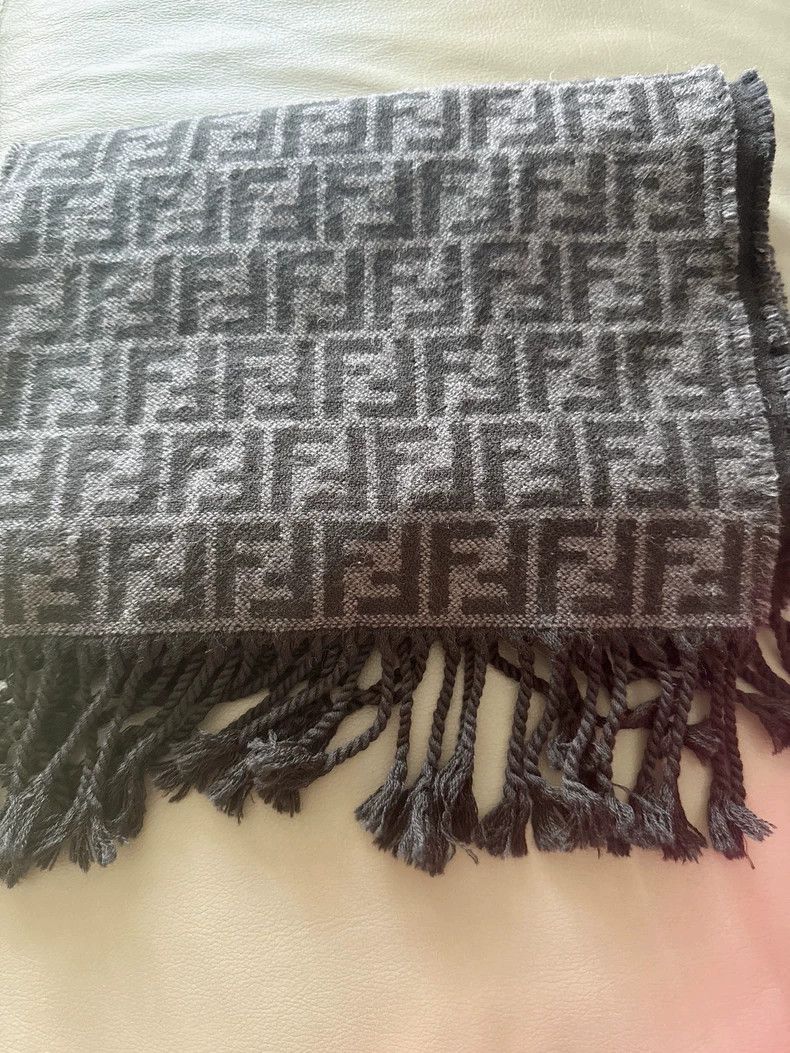Fendi Fendi Full-print Logo tassel velvet scarf Size ONE SIZE - 1 Thumbnail