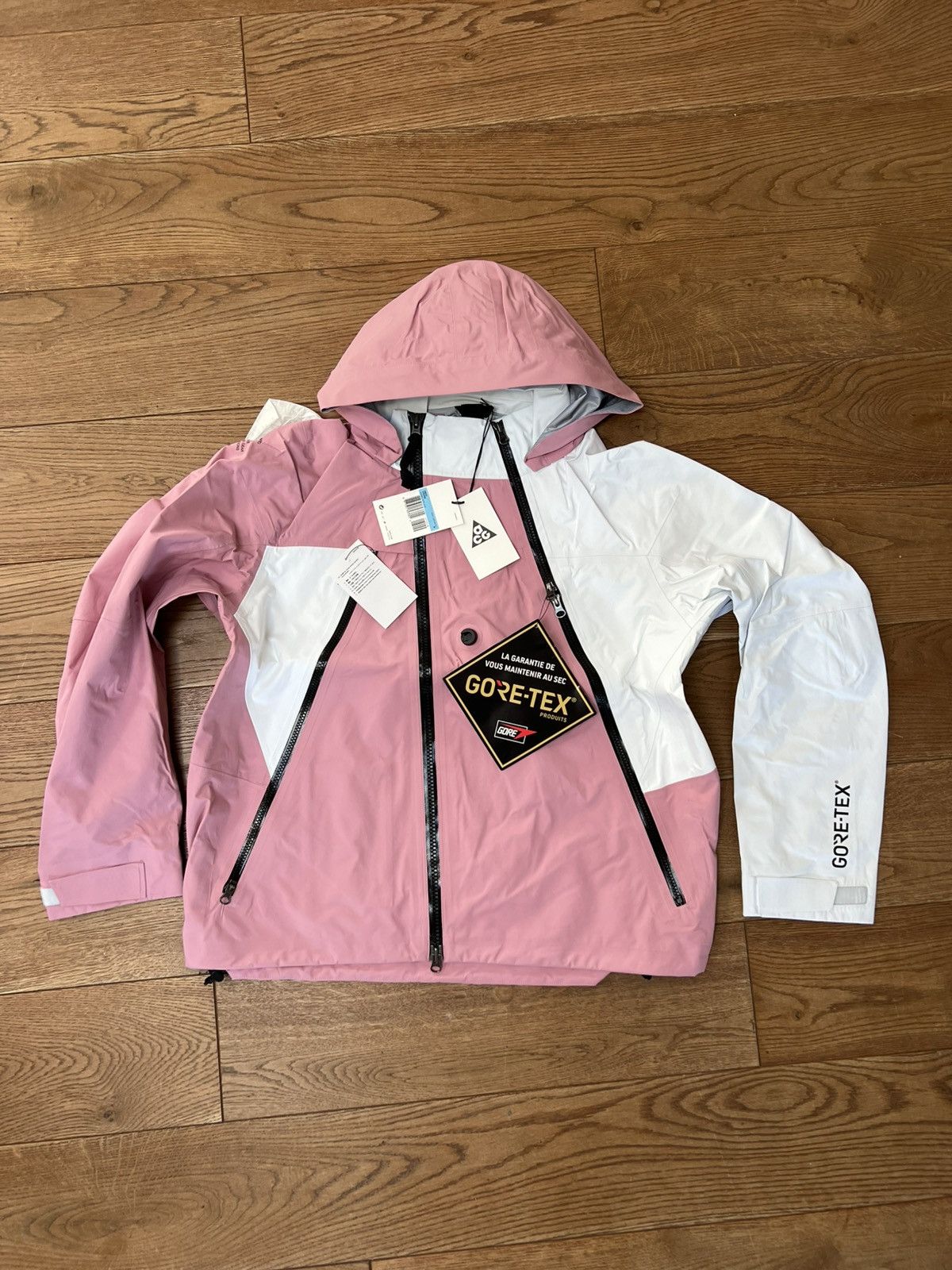 Nike ACG Nike ACG J13 ss18 goretex Medium new Size US M / EU 48-50 / 2 - 1 Thumbnail