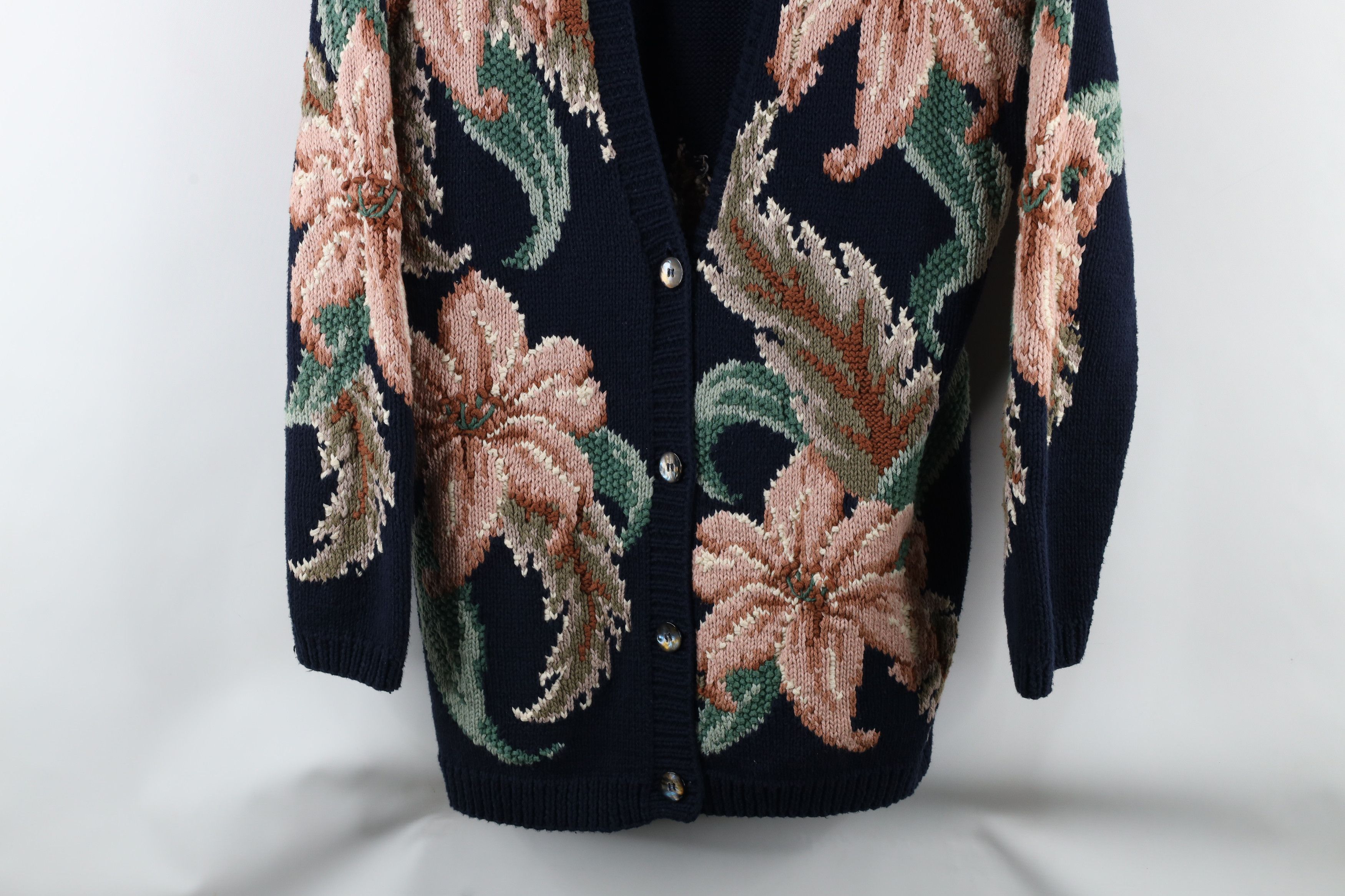 Vintage Vintage 90s Country Primitive Knit Flower Cardigan Sweater Size S / US 4 / IT 40 - 3 Thumbnail