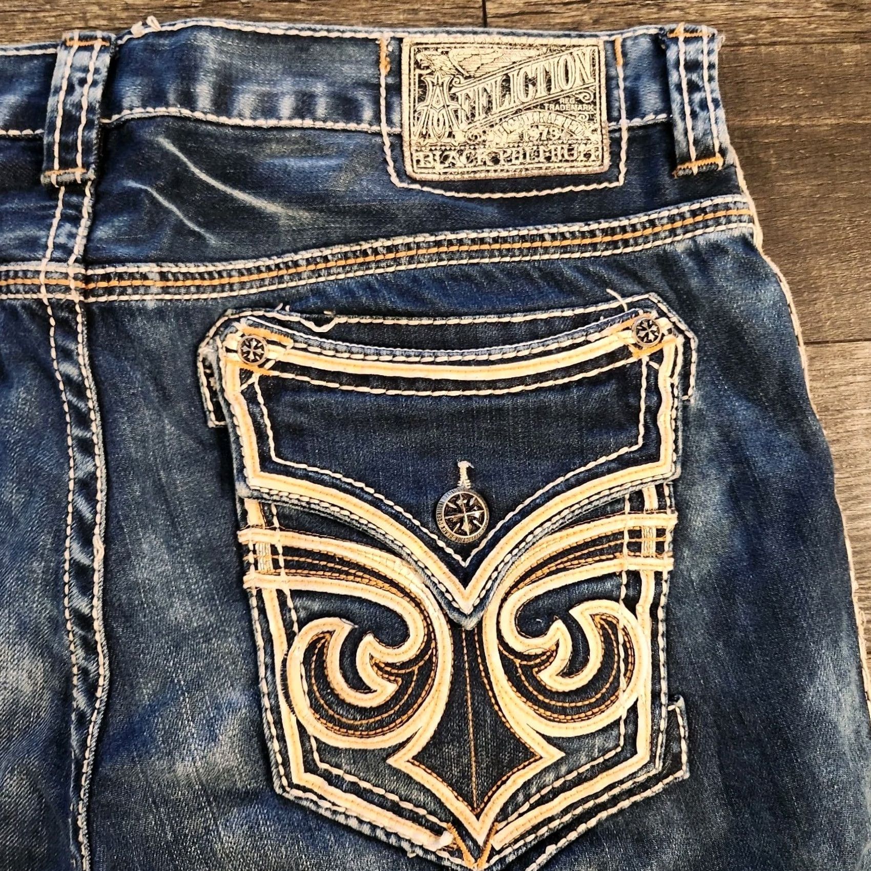 Affliction Affliction Y2K Denim Shorts Mens 36 Cut Off Embroidered Flap Pockets Copper Size US 36 / EU 52 - 2 Thumbnail