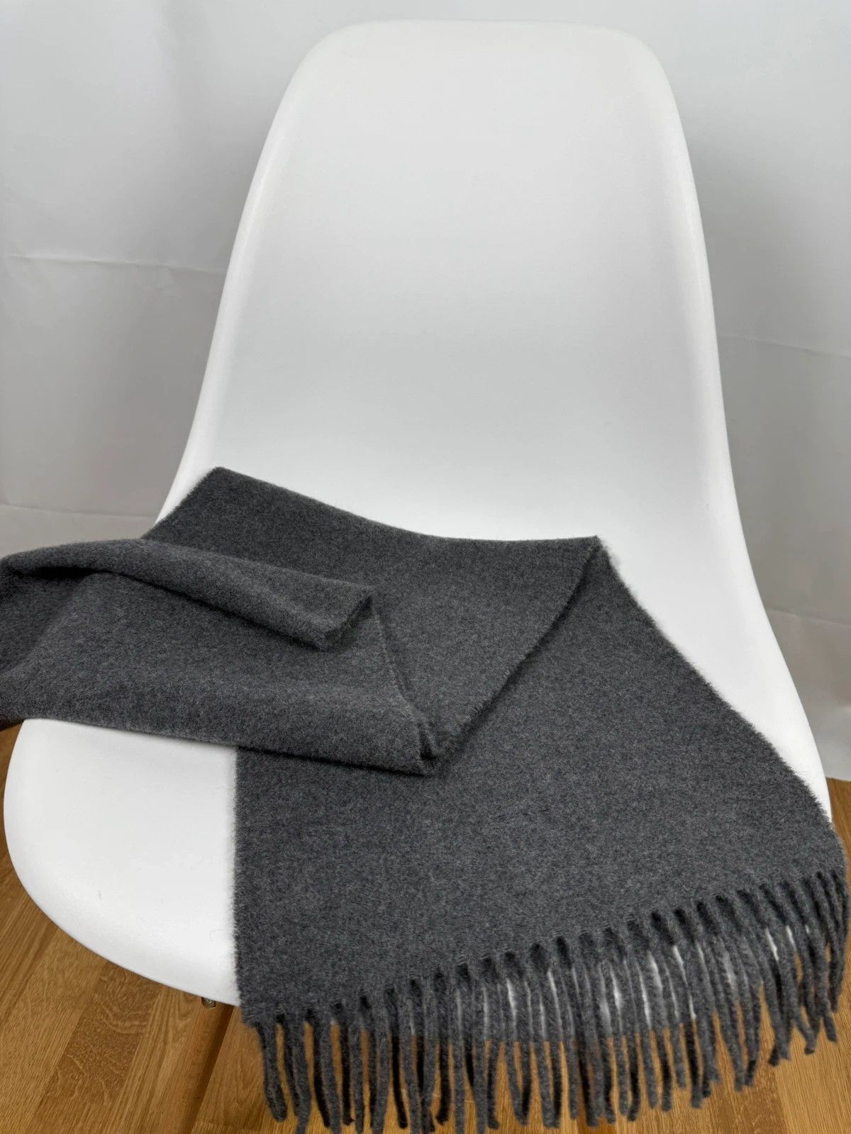 Gant Gant 100% Wool Soft Scarf Made In Italy Size ONE SIZE - 1 Thumbnail