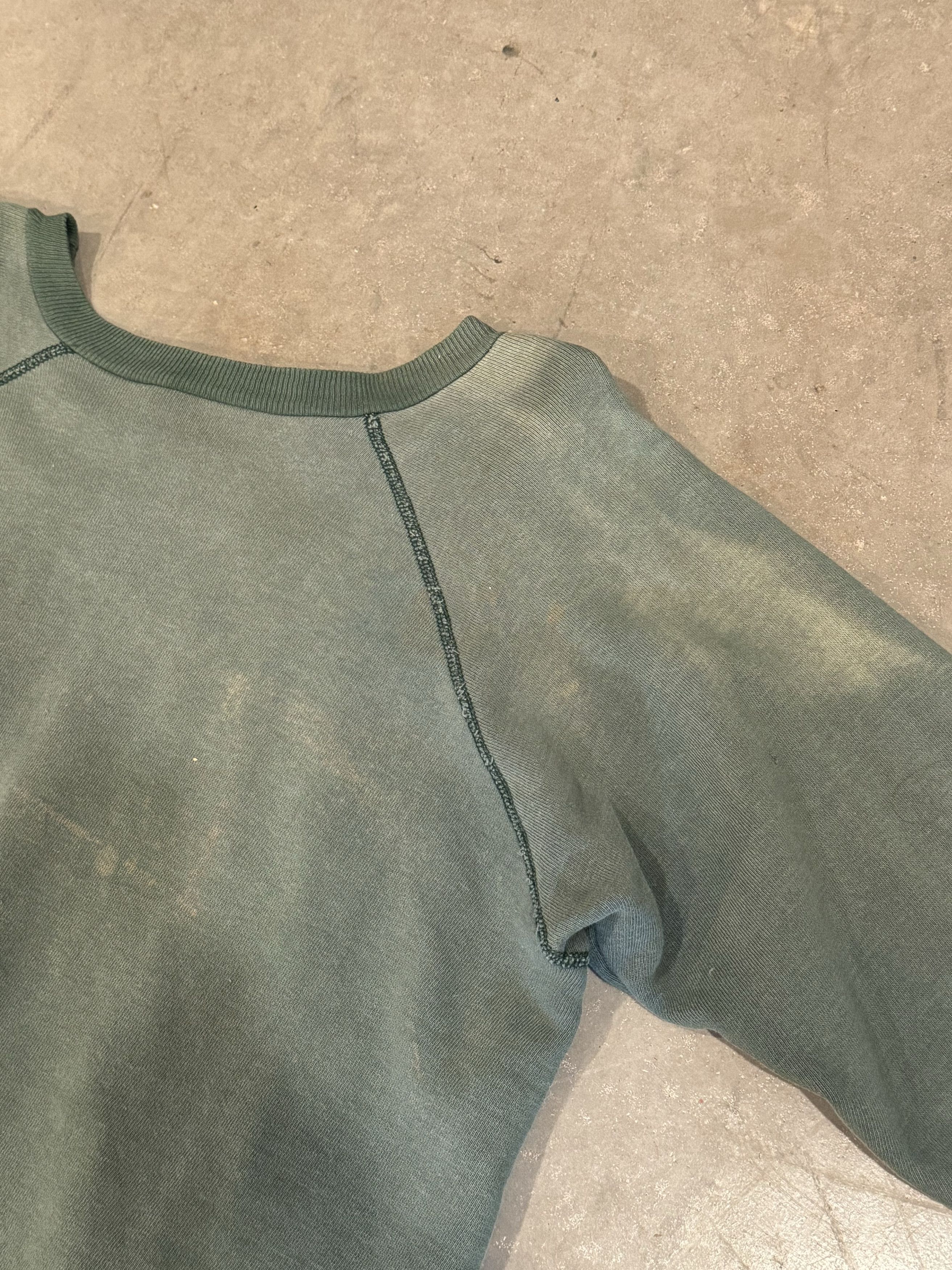 Champion 70s Vintage Champion Sunfaded Raglan Crewneck Size US L / EU 52-54 / 3 - 4 Thumbnail