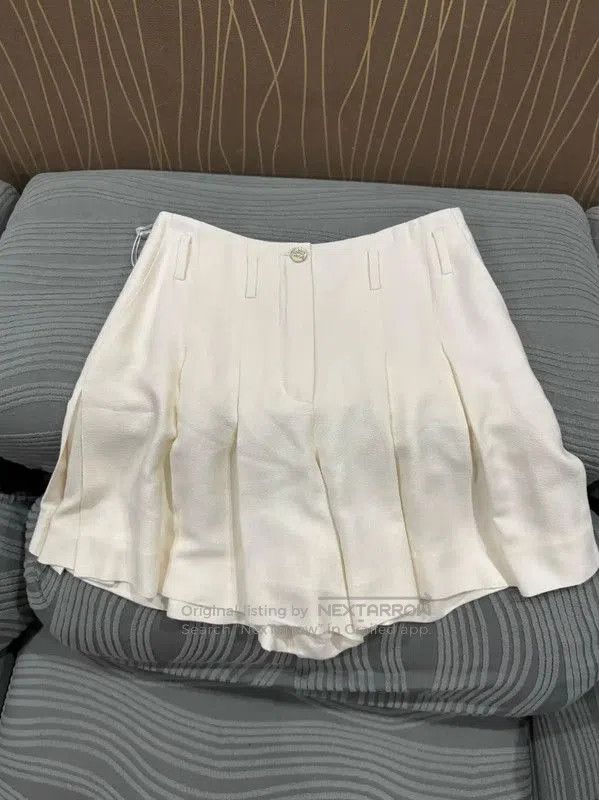 Chanel Chanel Ivory Silk Women's Shorts . Size 23" - 1 Thumbnail