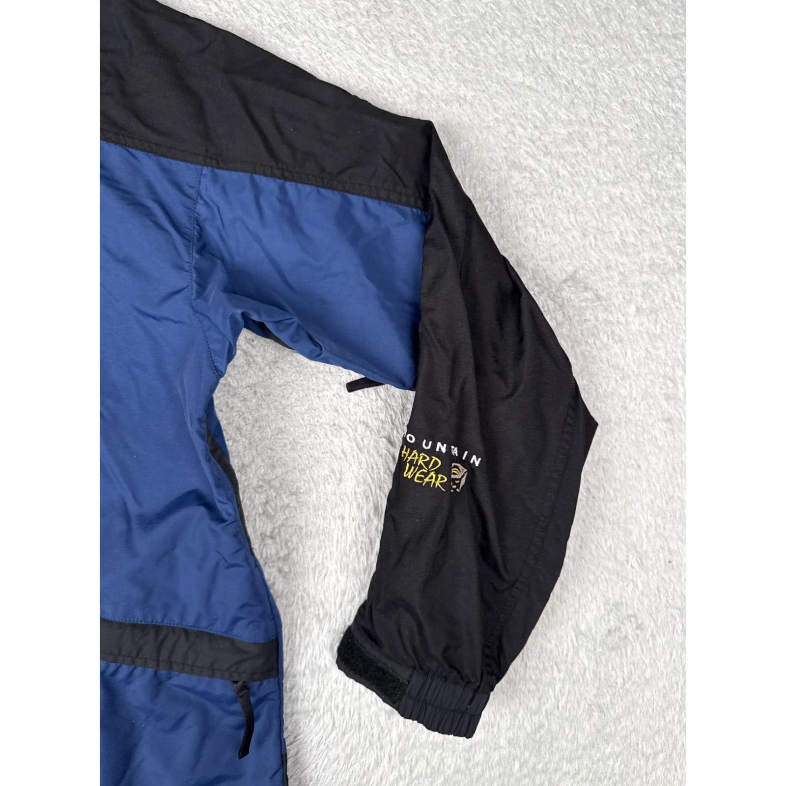 Mountain Hardwear VINTAGE Mountain Hardwear Jacket Mens Small Blue Black Hooded Full Zip Windbreaker Size US S / EU 44-46 / 1 - 2 Thumbnail