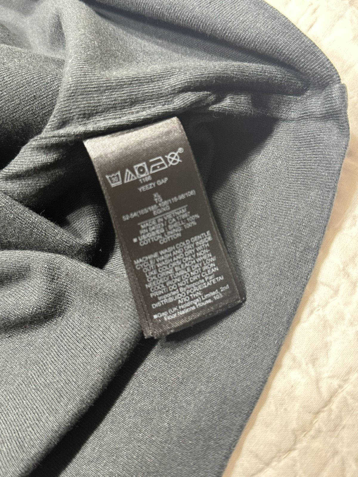 Balenciaga × Gap × Kanye West Yeezy Gap Black Crop Dove Tee/XL Size US XL / EU 56 / 4 - 6 Thumbnail