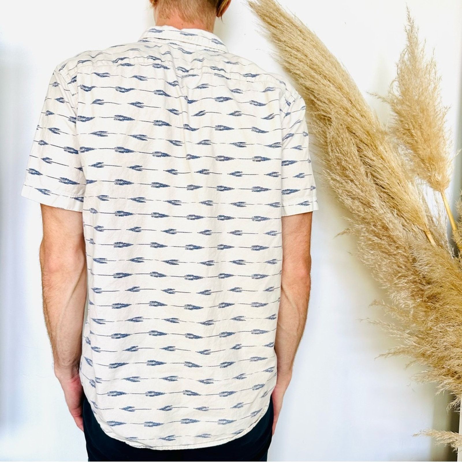 American Eagle Outfitters AMERICAN EAGLE White Blue Striped Button Short Sleeve Shirt Size US L / EU 52-54 / 3 - 4 Thumbnail