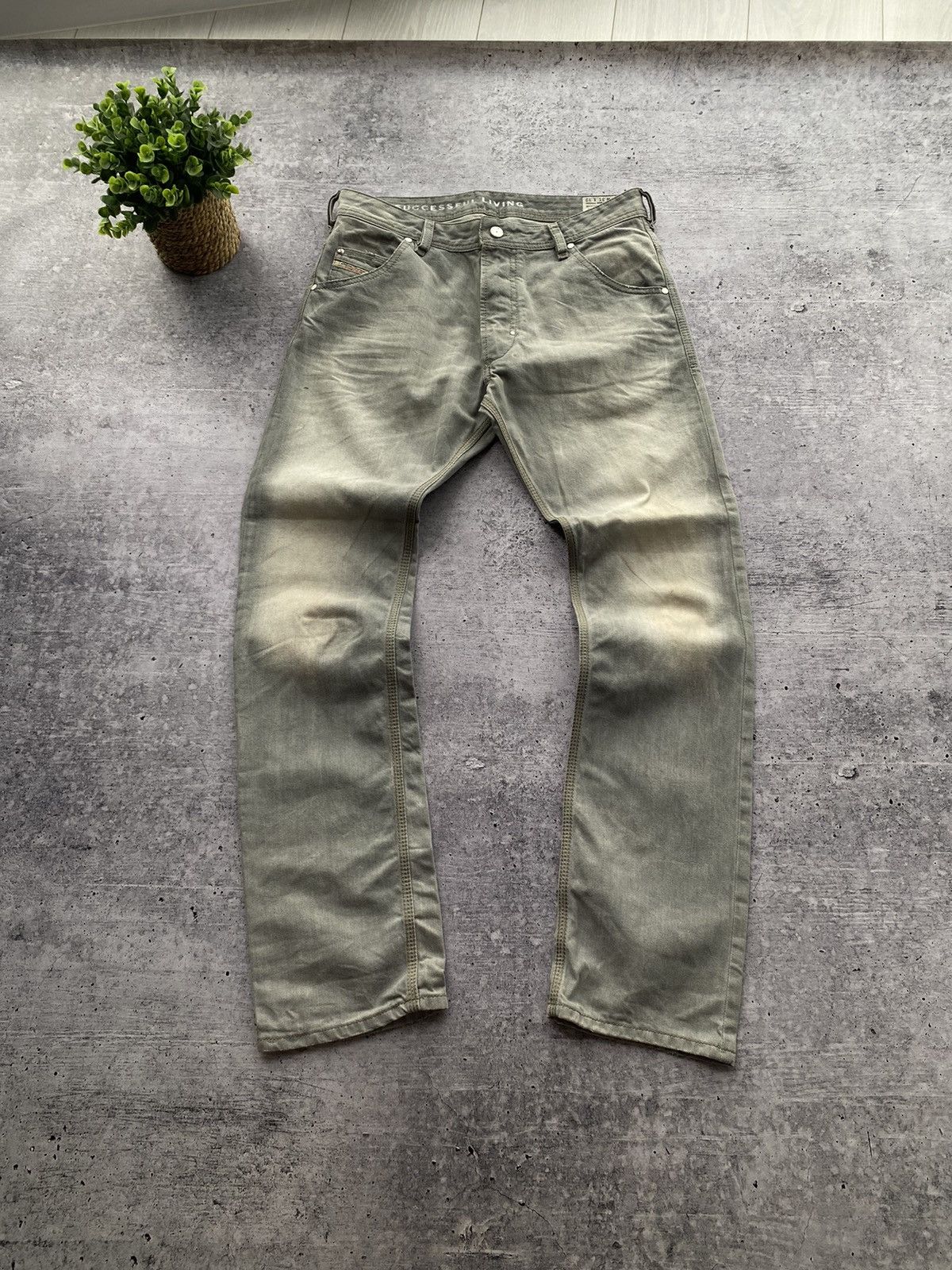 Diesel × Diesel Black Gold Diesel industry krooley Regular slim carrot jeans italy Size US 32 / EU 48 - 5 Thumbnail