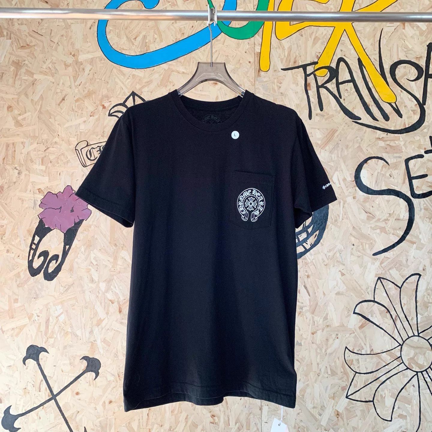 Chrome Hearts Chrome Hearts Black Horseshoe Logo Pocket Short Sleeve T Size US L / EU 52-54 / 3 - 1 Thumbnail