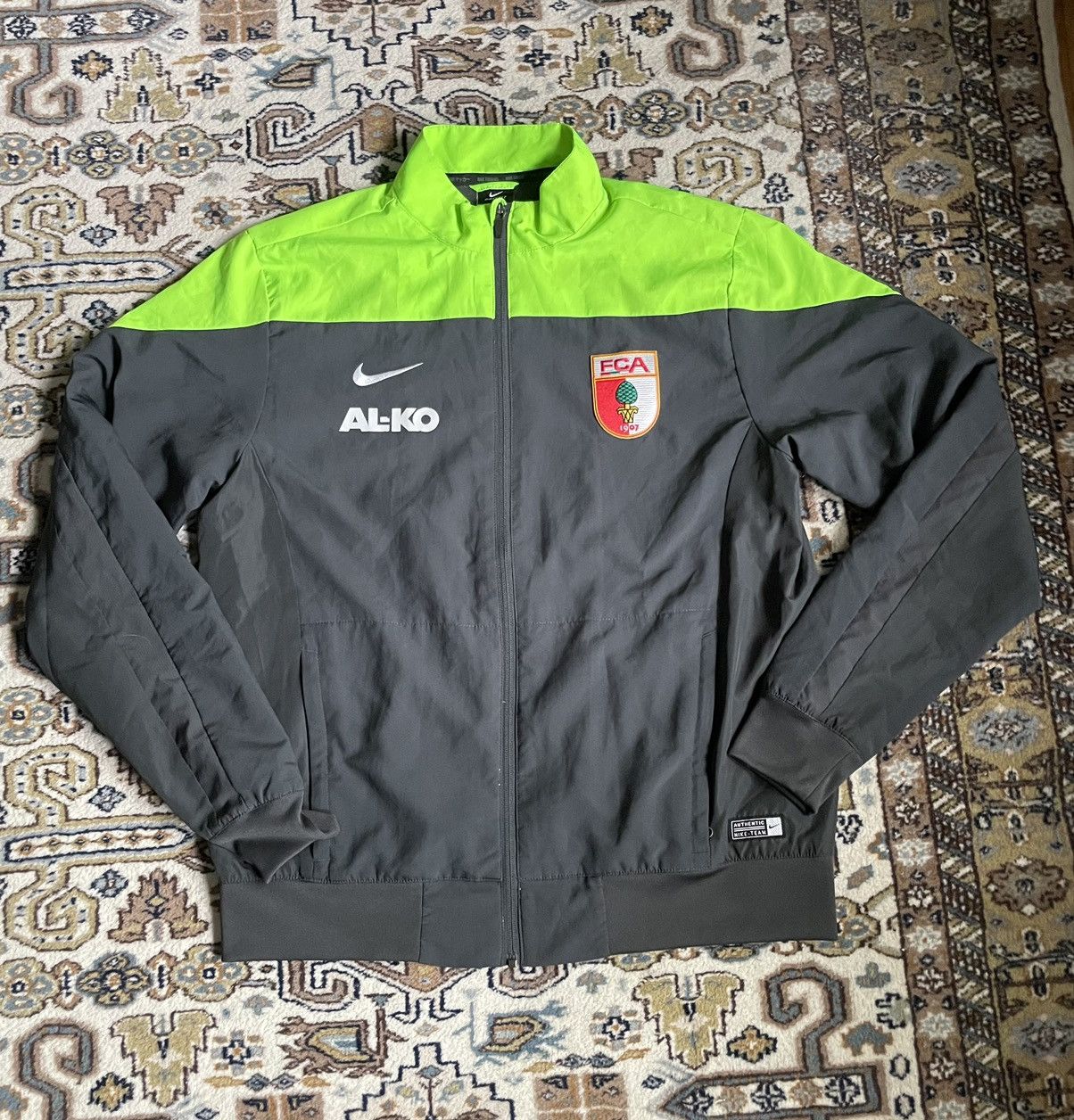Nike × Vintage Vintage Nike Stadium Jacket FC Augsburg Size US M / EU 48-50 / 2 - 1 Thumbnail