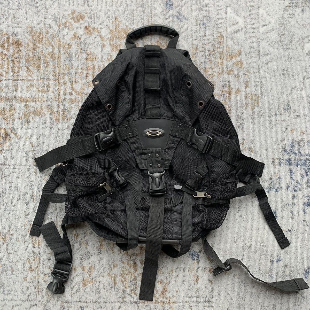 Oakley Vintage Rare Oakley Icon Backpack 1.0 Black - Y2K Bag Size ONE SIZE - 1 Thumbnail