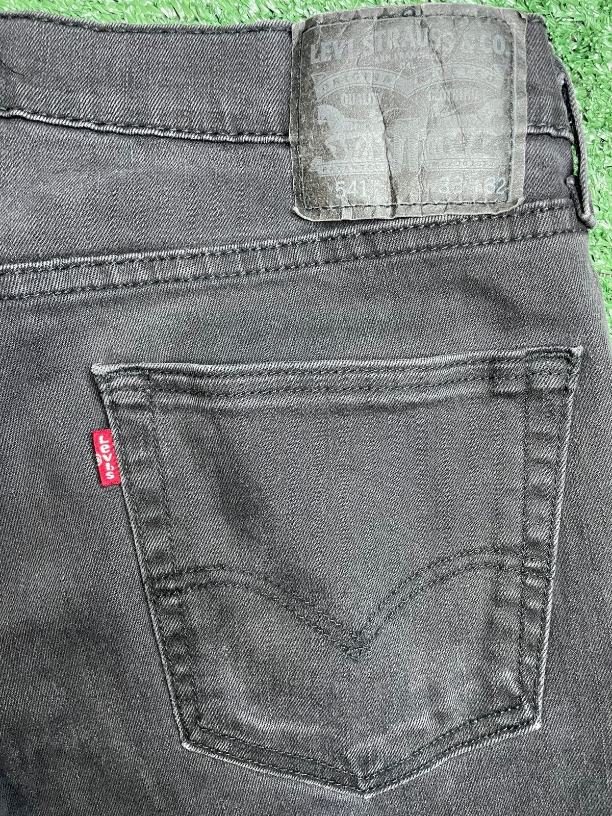 Levi's × Vintage Vintage 2000s levi 541 black jeans Size US 33 - 5 Thumbnail