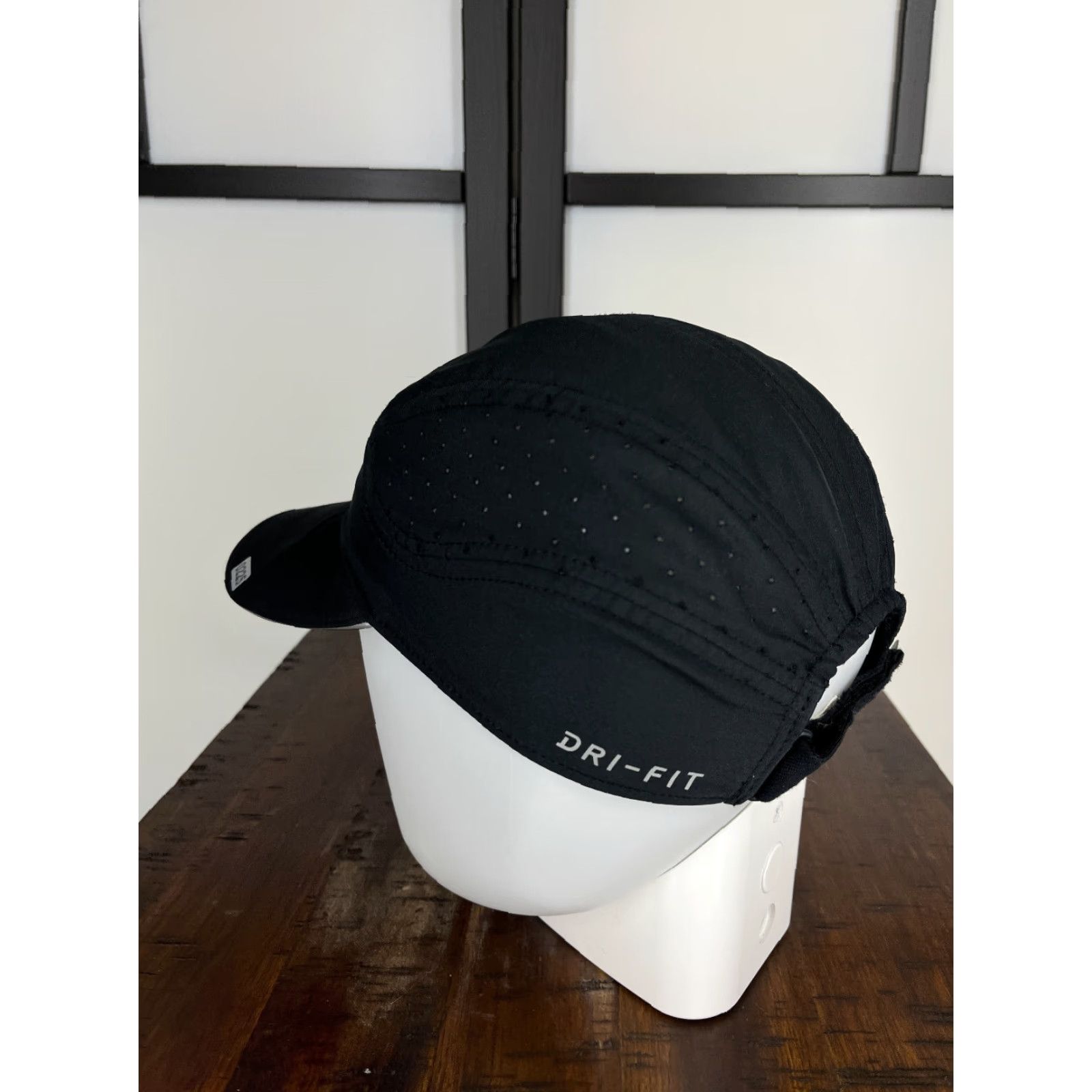 Nike Nike Hat Cap Adjustable One Size Black Tailwind Polyester Pickleball-Style Hat Men Women Sports Logo Golf Size ONE SIZE - 5 Thumbnail
