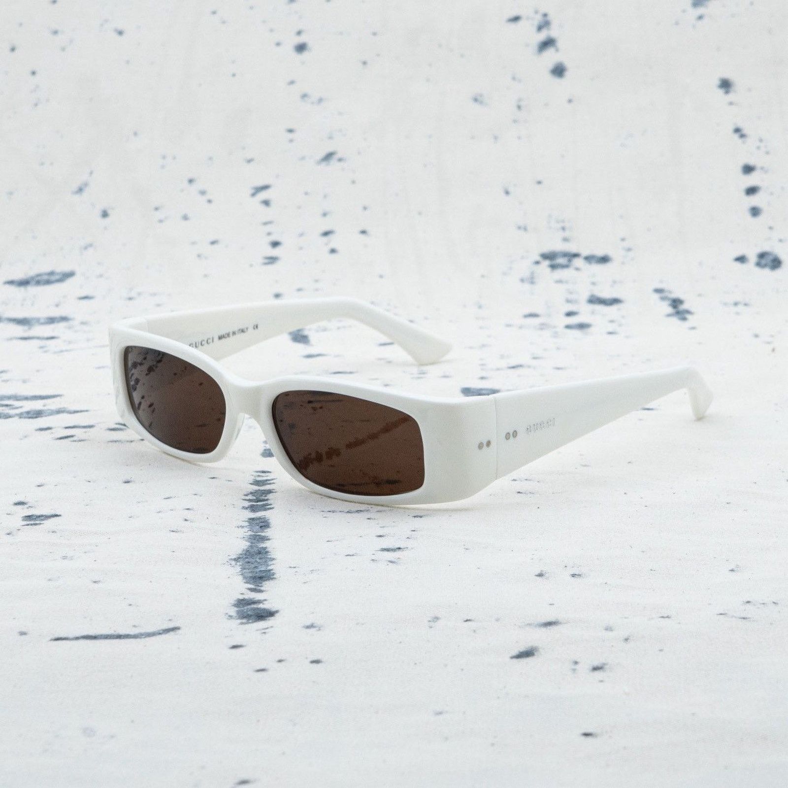 Gucci × Vintage ✨ Y2K Gucci Small Sunglasses Clear Grey GG2452