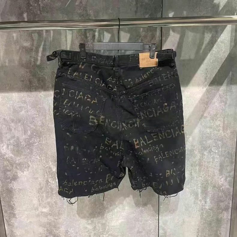 Balenciaga Balenciaga size L Graffiti Print Shorts Size US 27 - 2 Thumbnail