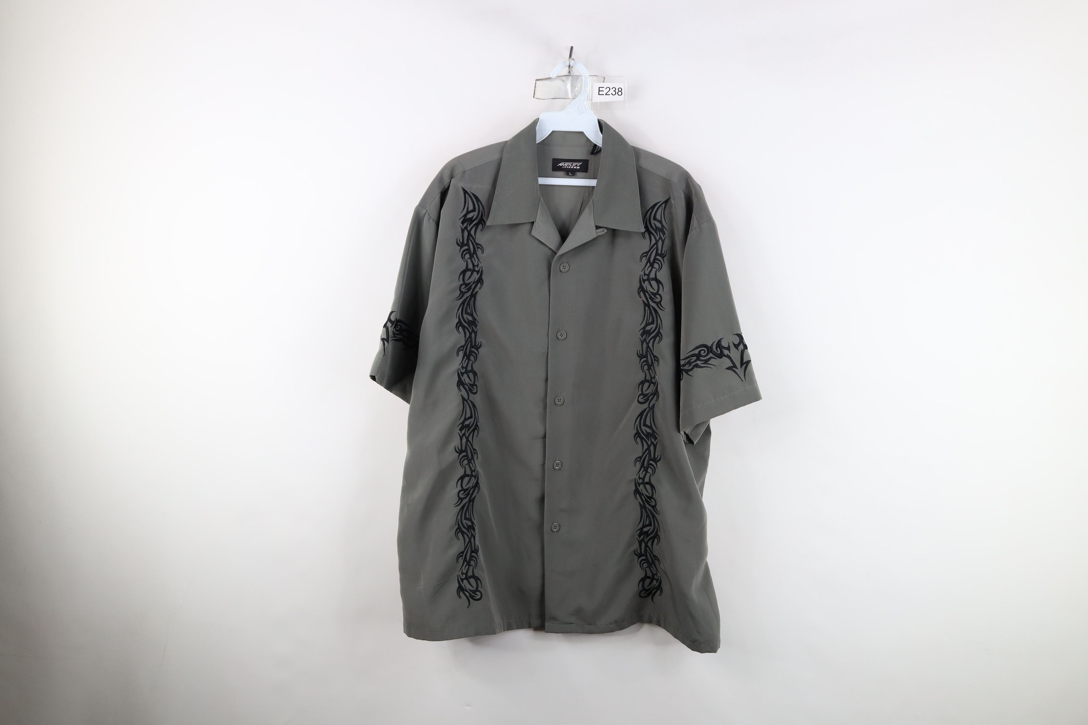 Vintage Vintage 90s Y2K Streetwear Collar Casino Poker Button Shirt Size US L / EU 52-54 / 3 - 1 Thumbnail