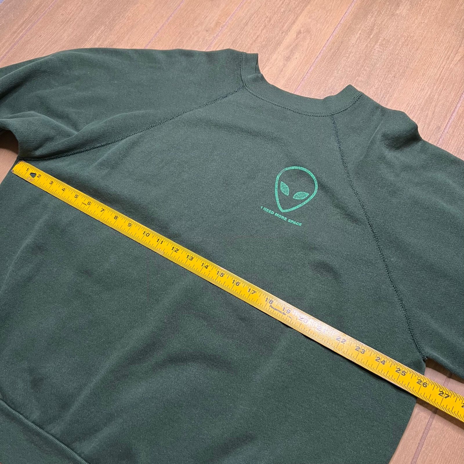 Vintage Vintage Alien Head Sweatshirt I Need More Space Green XL/XXL Size US XL / EU 56 / 4 - 4 Thumbnail