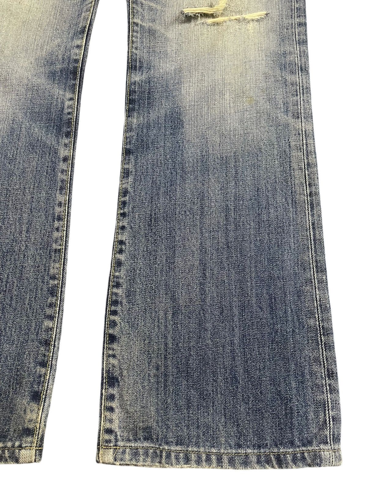 Uniqlo Vintage Japanese Uniqlo Blue Faded Wash Distress Baggy Jeans Size US 32 / EU 48 - 8 Thumbnail