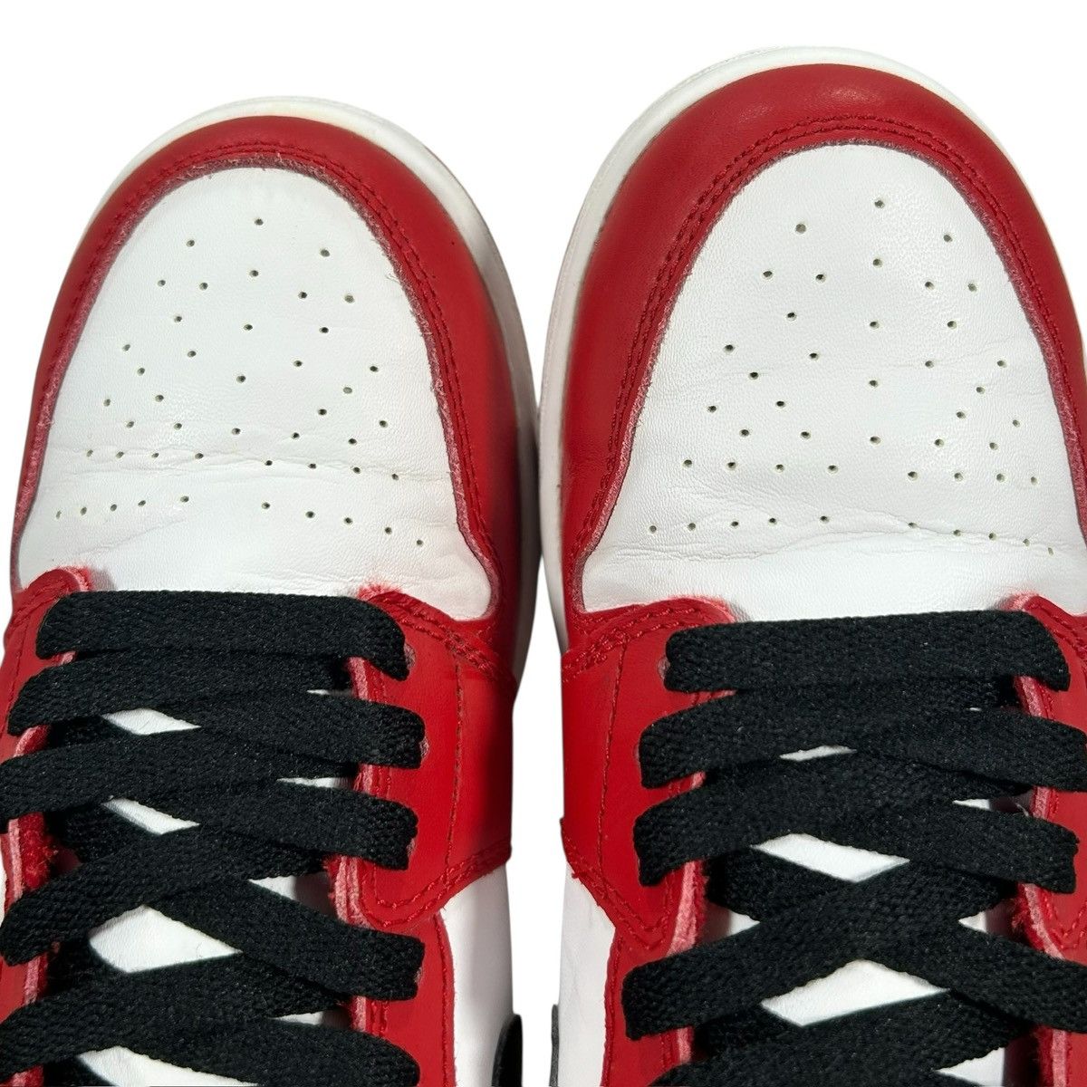 Jordan Brand VTG Air Jordan 1 OG Chicago White Red Black 2013 Sneakers Size US 5 / EU 37 - 5 Thumbnail
