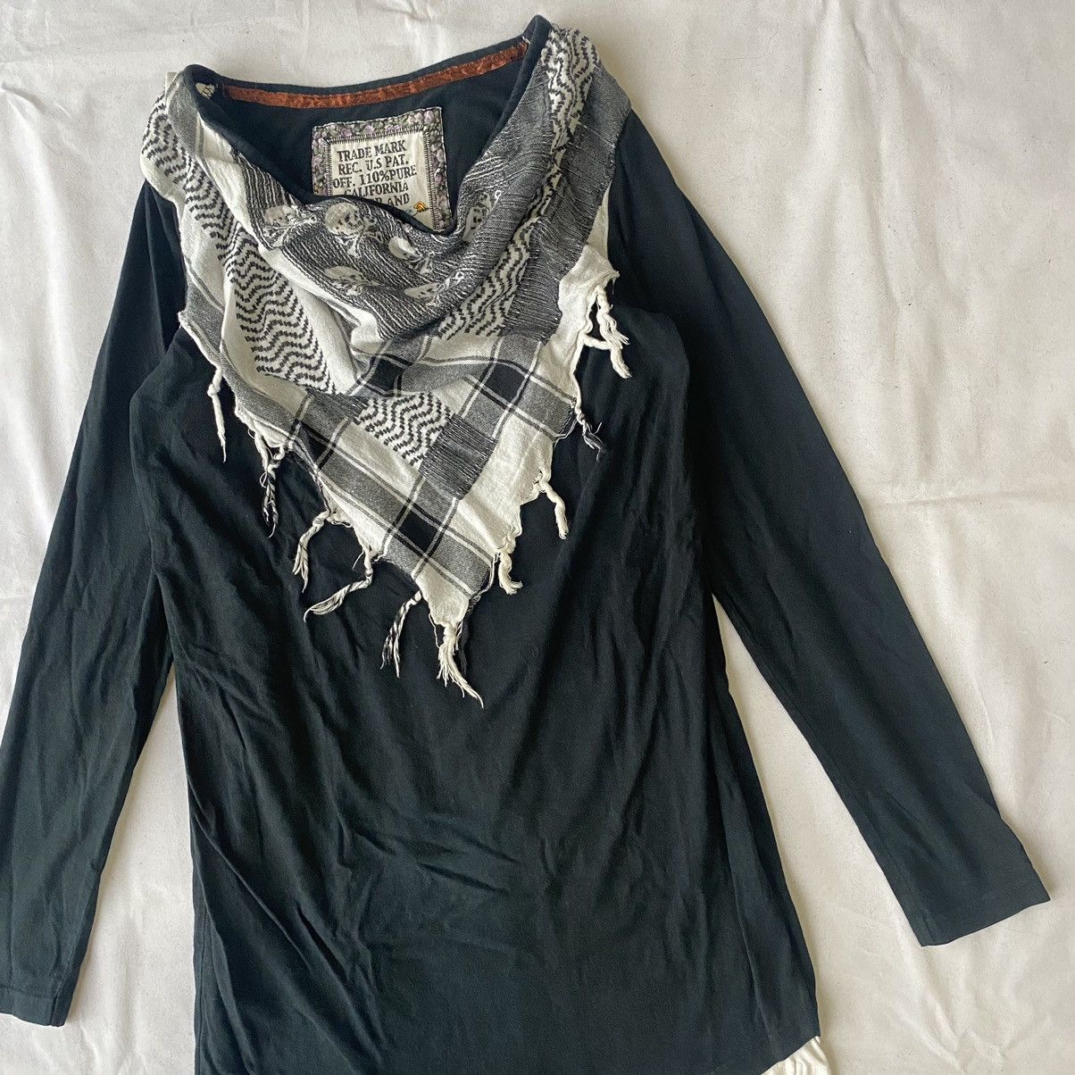 Japanese Brand × Vintage × Von Dutch Vintage Von Dutch Skull Scarf Double Layer Long Sleeve Tees Size US M / EU 48-50 / 2 - 6 Thumbnail