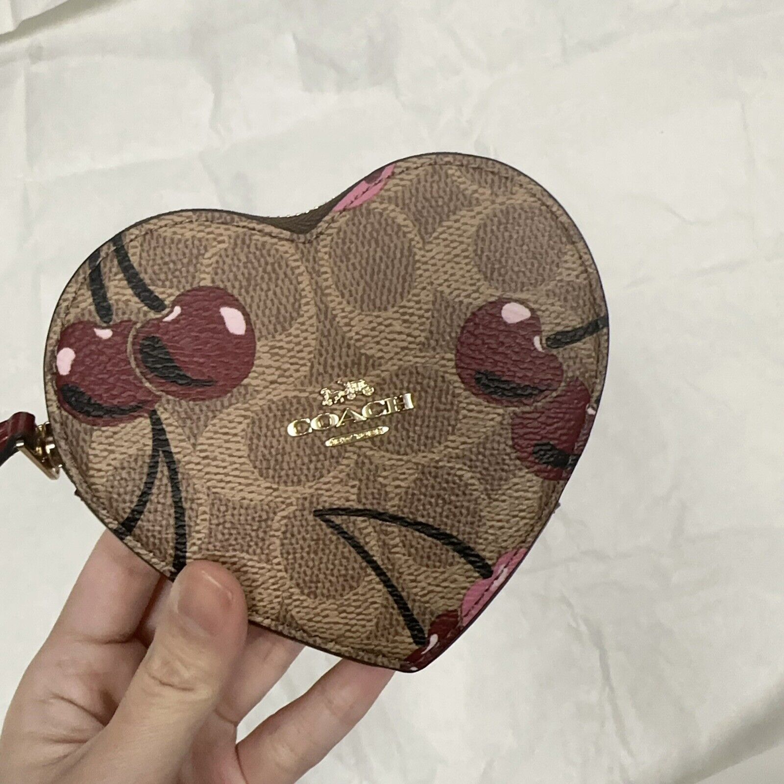 Coach NWT Limited Coach CZ476 Heart Coin Case Cherry Valentines Size ONE SIZE - 1 Thumbnail