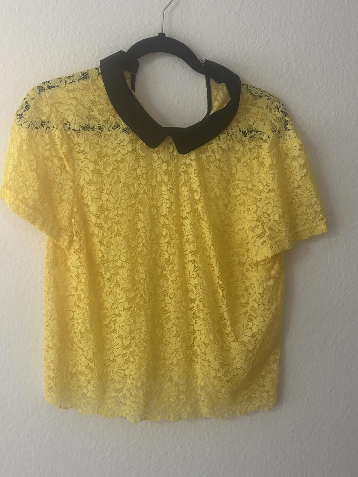 Zara Zara L Women Yellow Lace Black Collar Top Size L / US 10 / IT 46 - 1 Thumbnail