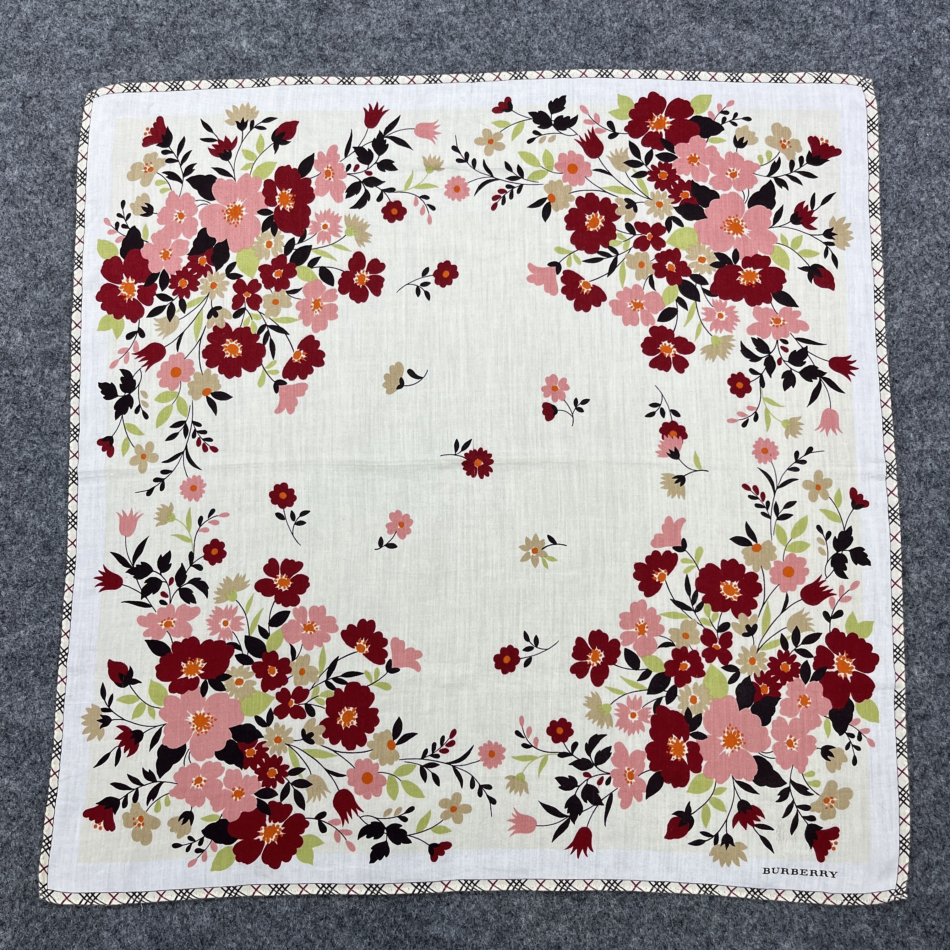 Burberry Burberrys Handkerchief / Bandana / Neckerchief B1184 Size ONE SIZE - 1 Thumbnail