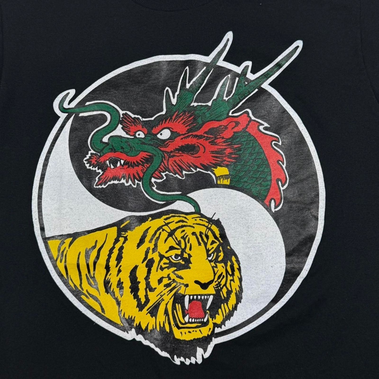 Jerzees × Vintage VINTAGE 90S SINGLE STITCH YIN YANG DRAGON VS TIGER TEE: Size US M / EU 48-50 / 2 - 3 Thumbnail