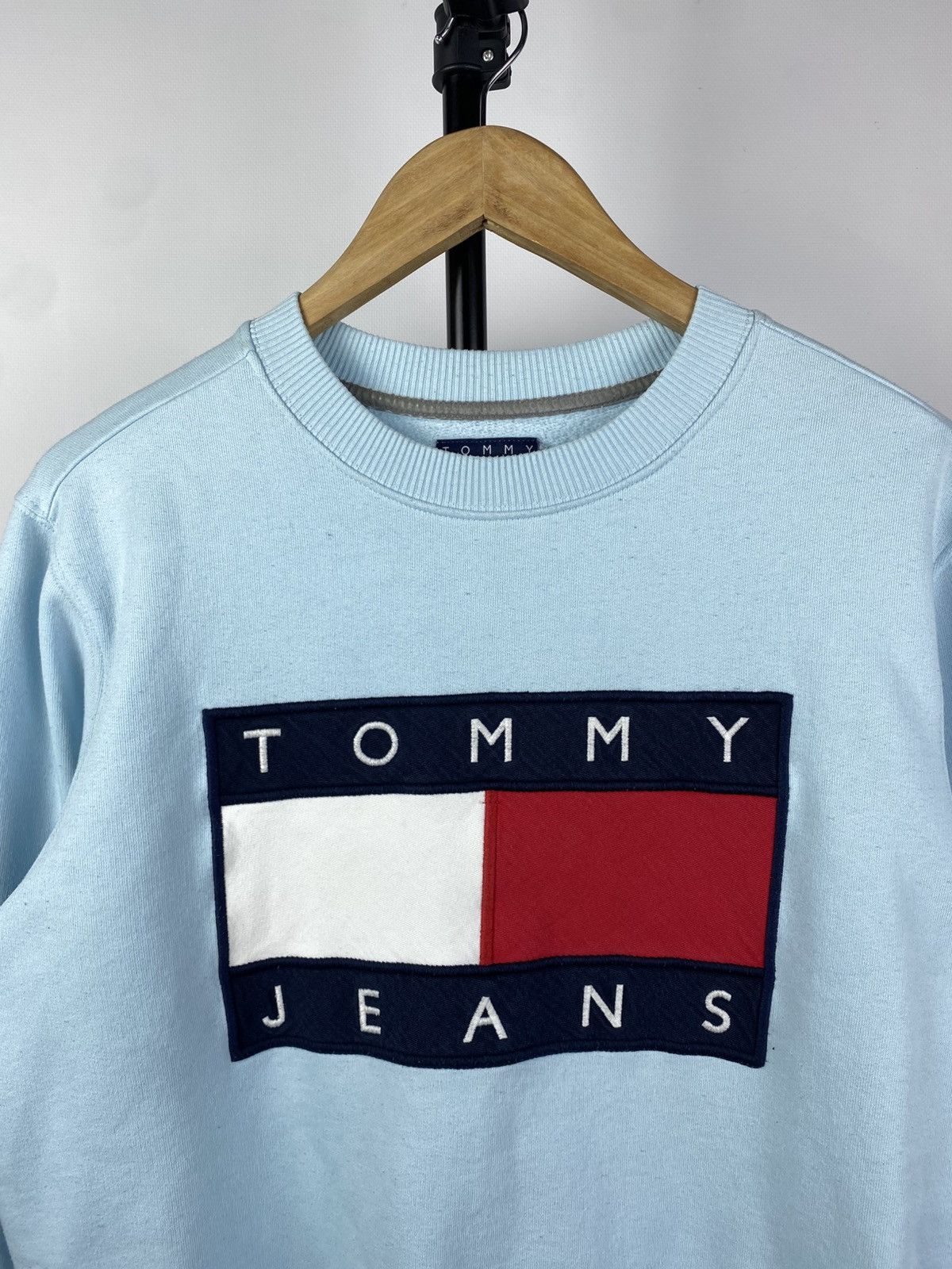 Tommy Hilfiger × Vintage TOMMY HILFIGER 90S VINTAGE CENTER LOGO OVERSIZE SWEATSHIRT Size US S / EU 44-46 / 1 - 2 Thumbnail