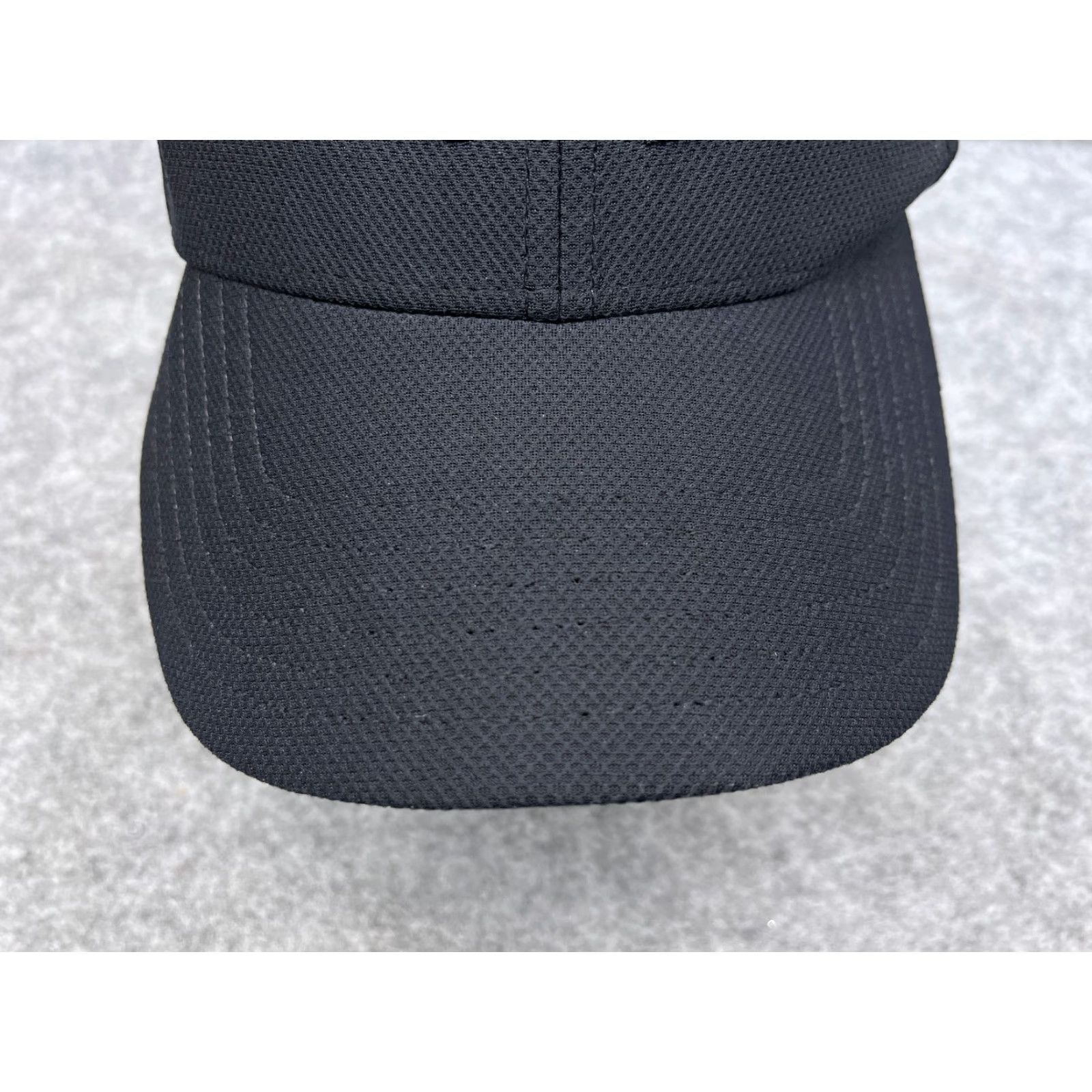 Under Armour Under Armour Hat Cap Fitted Adult XL Black 100% Polyester Classic Fit Baseball Cap Adjustable Lightweight Unisex Adults Mens Womens Sports Outdoor Size ONE SIZE - 3 Thumbnail