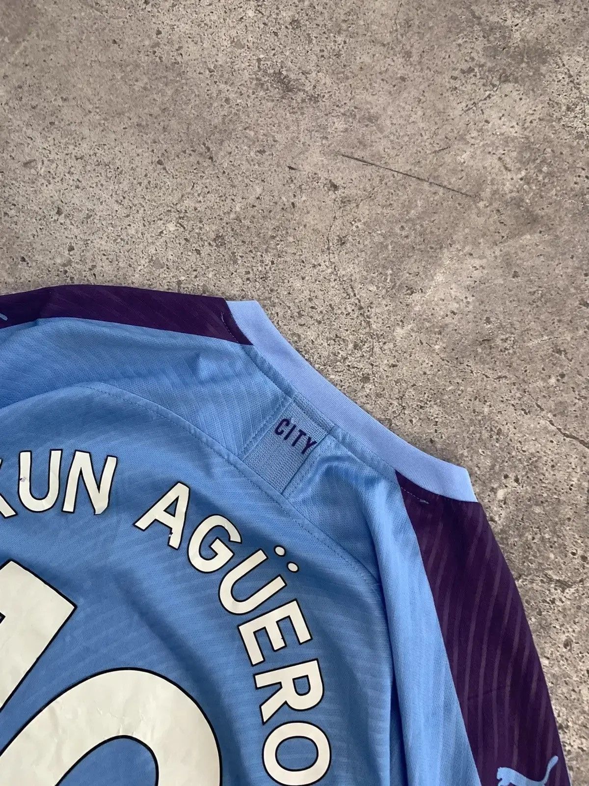 Vintage Vintage Y2K blockcore Fc ManCity sportswear Jersey KunAguero Size US L / EU 52-54 / 3 - 7 Thumbnail