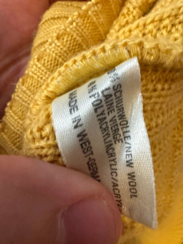 Carlo Colucci × Vintage Vintage Carlo Colucci Wool Vest Yellow Pattern XL Size US XL / EU 56 / 4 - 4 Thumbnail