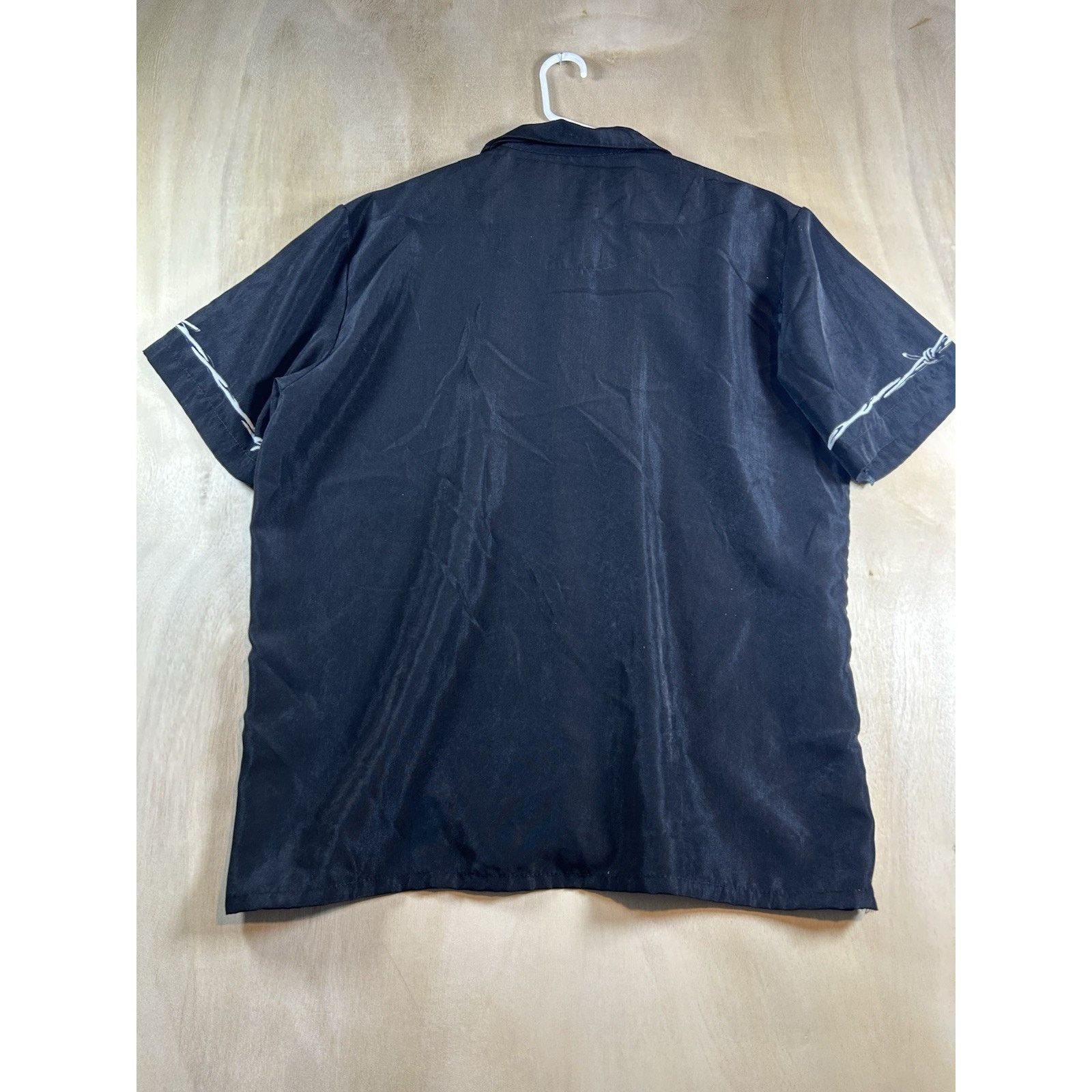 American Apparel SAPPHIRE LOUNGE Y2K BARBED WIRE Print Men Casual Shirt sz M Size US M / EU 48-50 / 2 - 4 Thumbnail