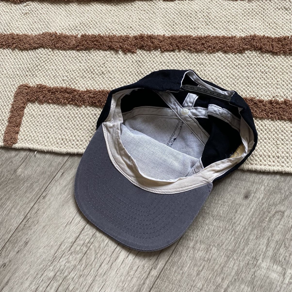NHL VINTAGE BOSTON PANTHERS NHL CAP Size ONE SIZE - 4 Thumbnail