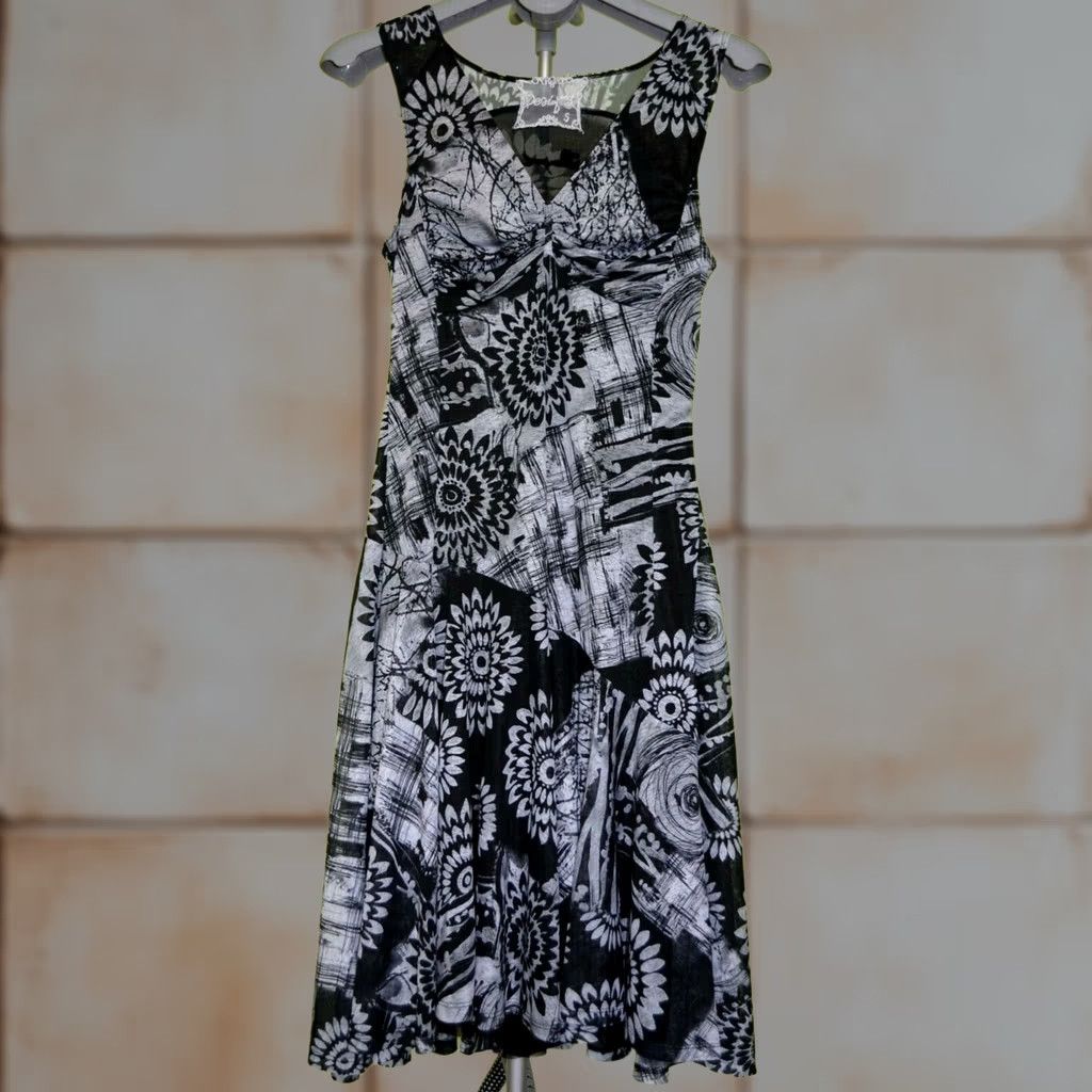 Desigual Desigual Dress Floral Print S Black/Grey Women Midi V-Neck A-Line Vintage: No Size S / US 4 / IT 40 - 1 Thumbnail