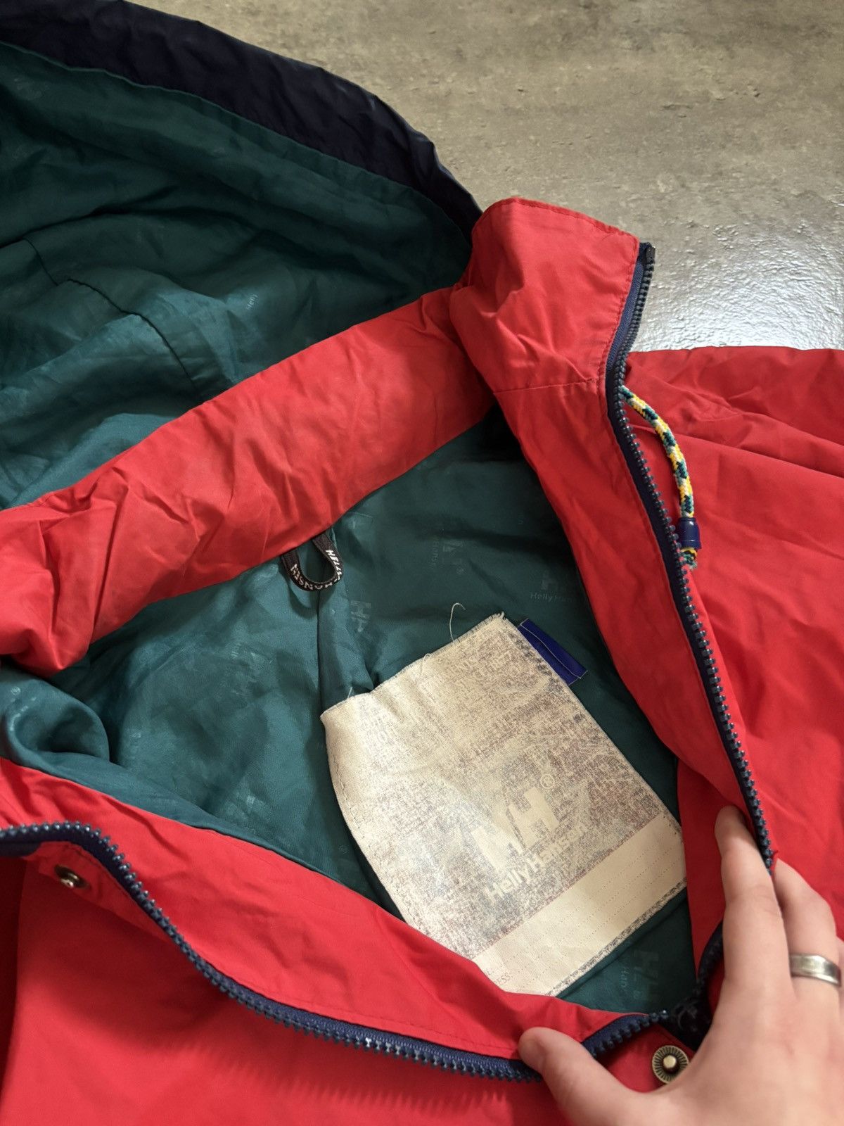 Helly Hansen Helly Hansen Colorful Rain Jacket L/XL Streetwear Y2K Size US L / EU 52-54 / 3 - 8 Thumbnail