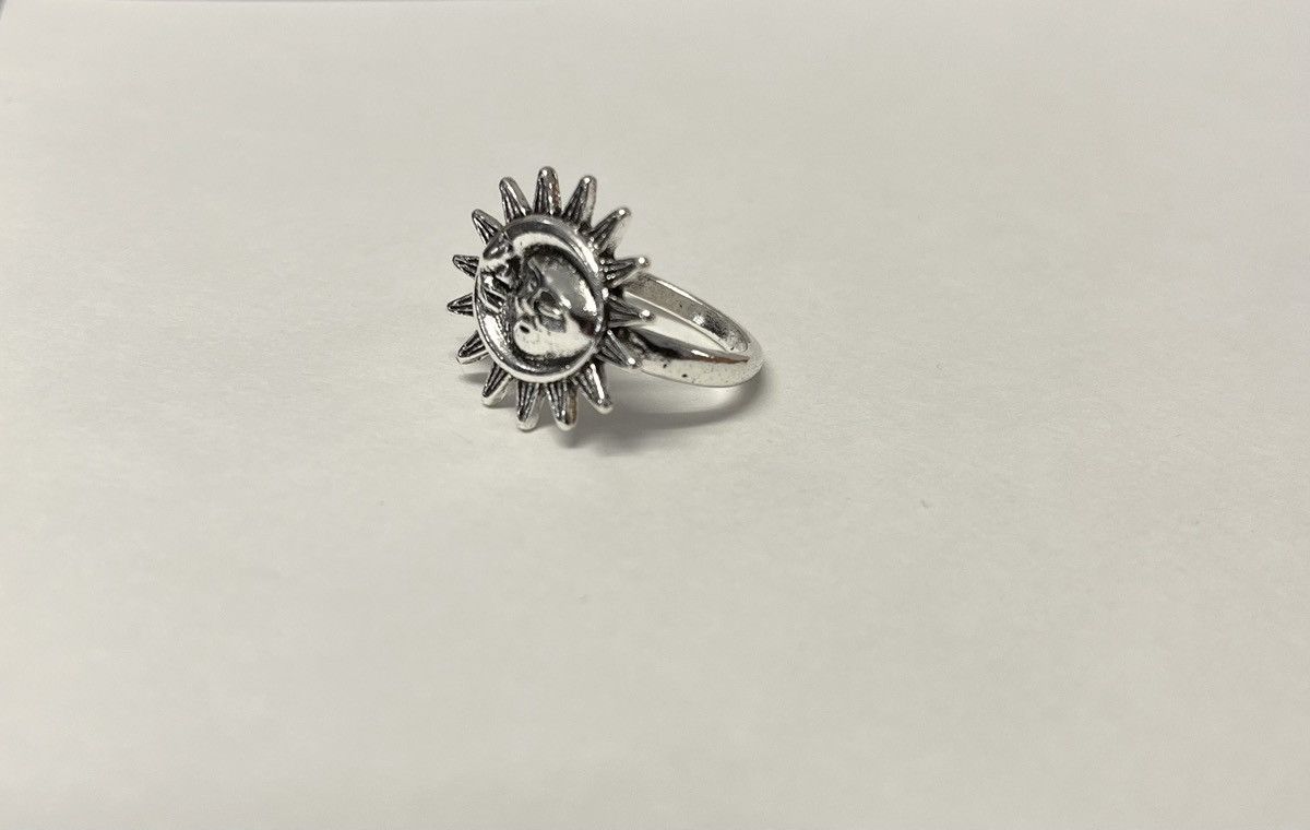 Vintage Vintage silver style ring “smiling sun” Size ONE SIZE - 3 Thumbnail