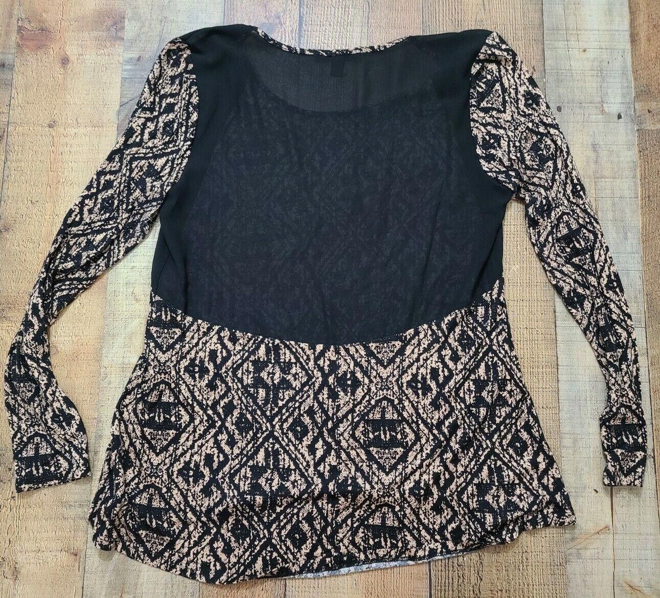 Designer Happening In The Present Top Large Geometric Long sheer Size L / US 10 / IT 46 - 2 Thumbnail