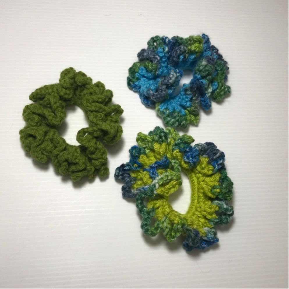 Handmade NWT Green Blue Handmade Crocheted Hair Scrunchie Set of 3 Size ONE SIZE - 1 Thumbnail