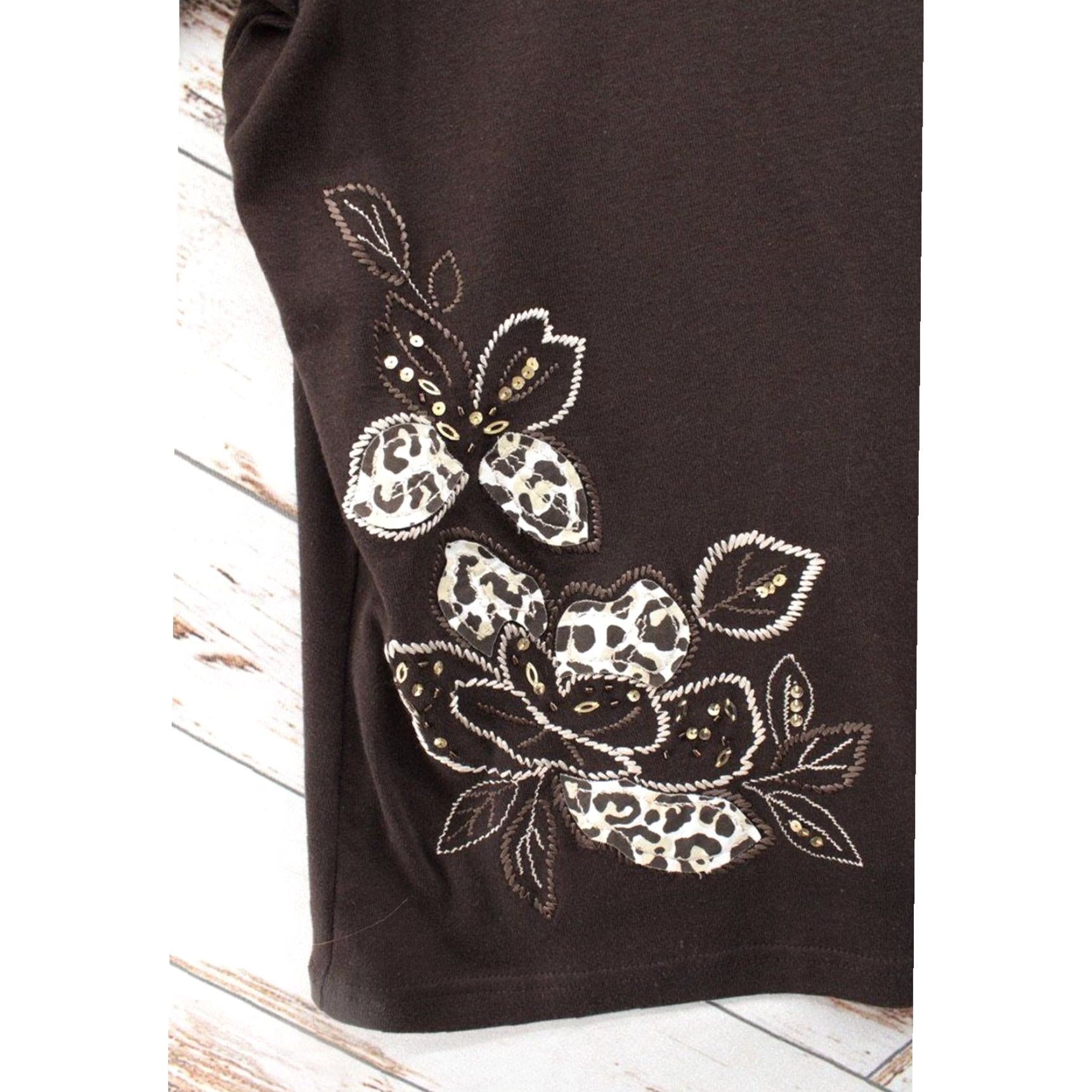 Vintage VINTAGE Karen Scott Blouse 2X Women 3/4 Sleeve V-Neck Brown Cotton Cheetah Floral Bling Embroidered Sequin Tunic Size XXL / US 16-18 / IT 52-54 - 4 Thumbnail
