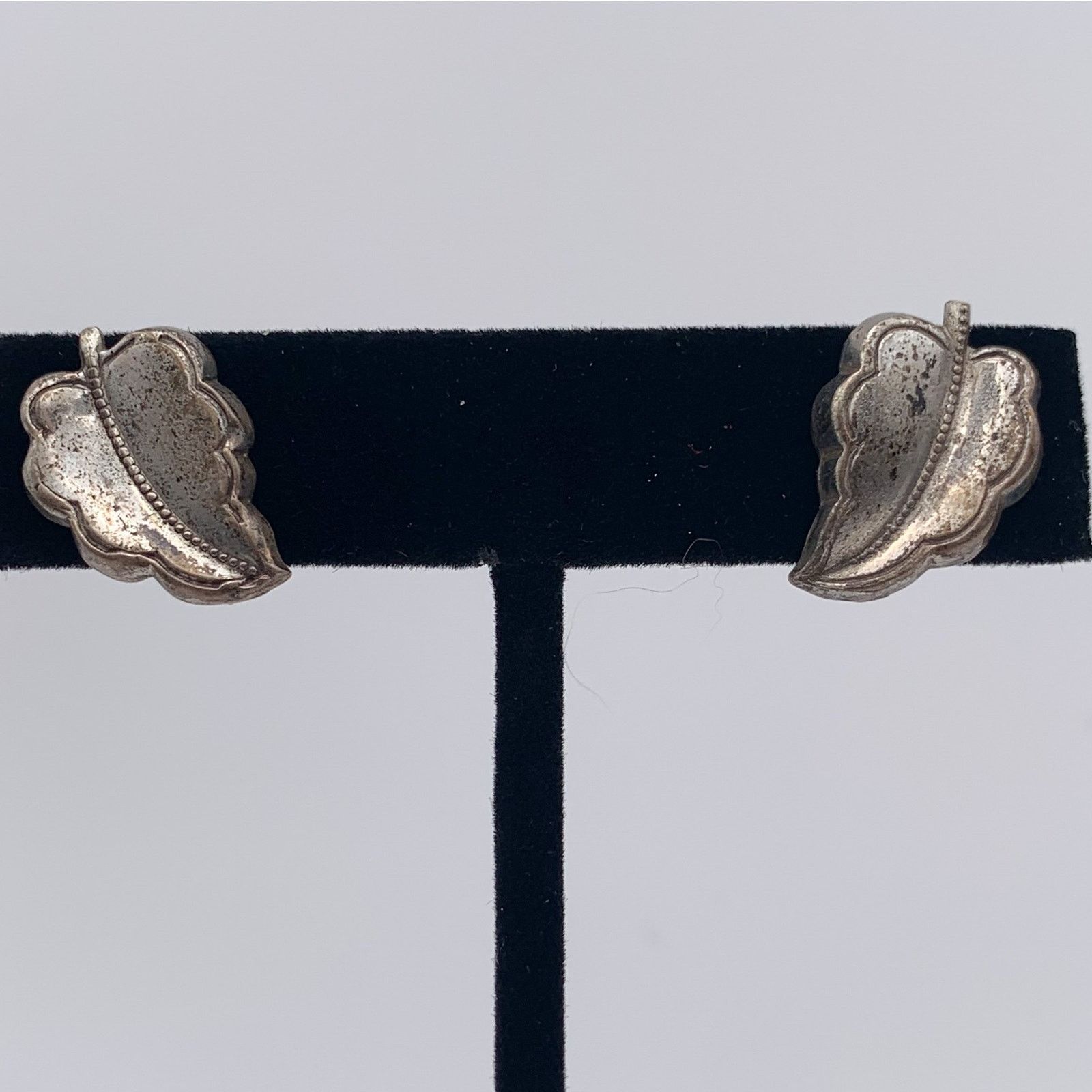 Other Earrings Sterling Silver Oak Leaf Fall Screw Back Vintage Size ONE SIZE - 1 Thumbnail