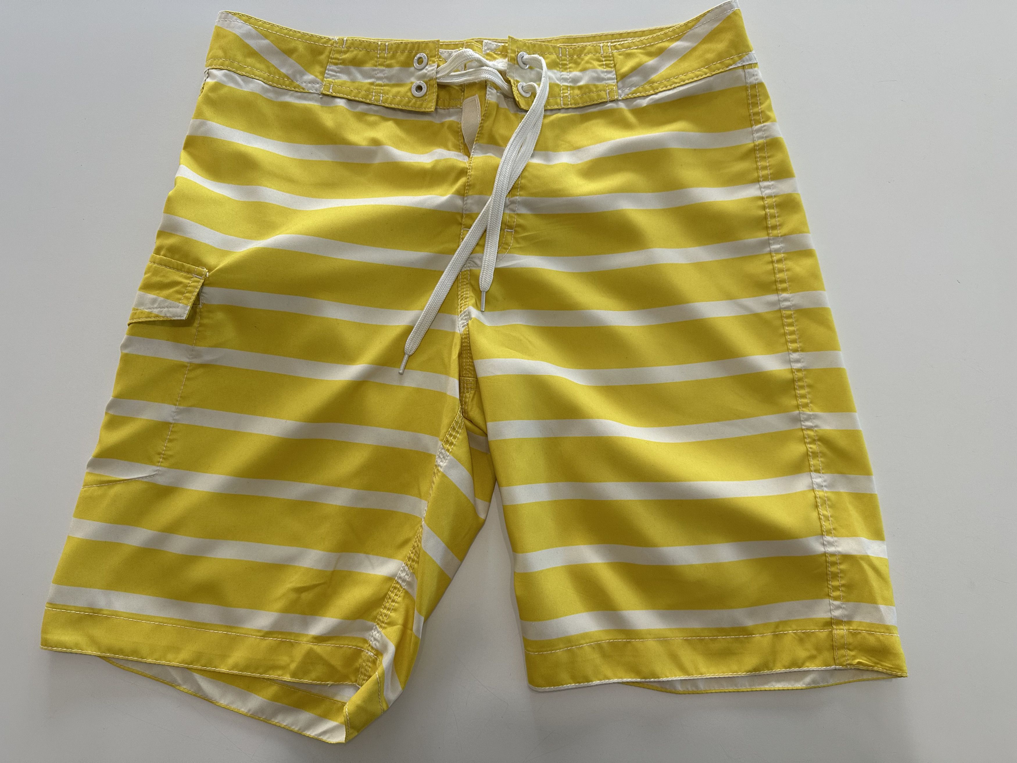 Old Navy Mens Old Navy Swim Trunks/Shorts Medium Yellow/White Stripes Size US 34 / EU 50 - 1 Thumbnail