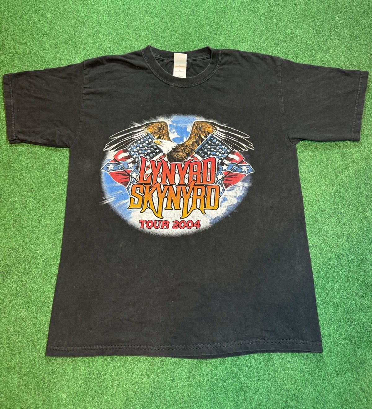 Band Tees × Gildan × Vintage Vintage Y2K Lynyrd Skynyrd 2004 Tour Band T Shirt Size US L / EU 52-54 / 3 - 1 Thumbnail